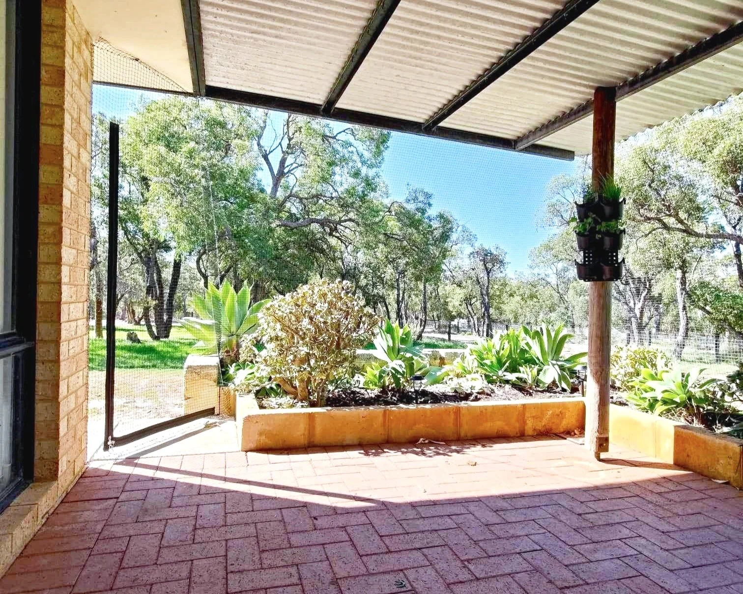 Cat+enclosure+patio+Baldivis.jpg