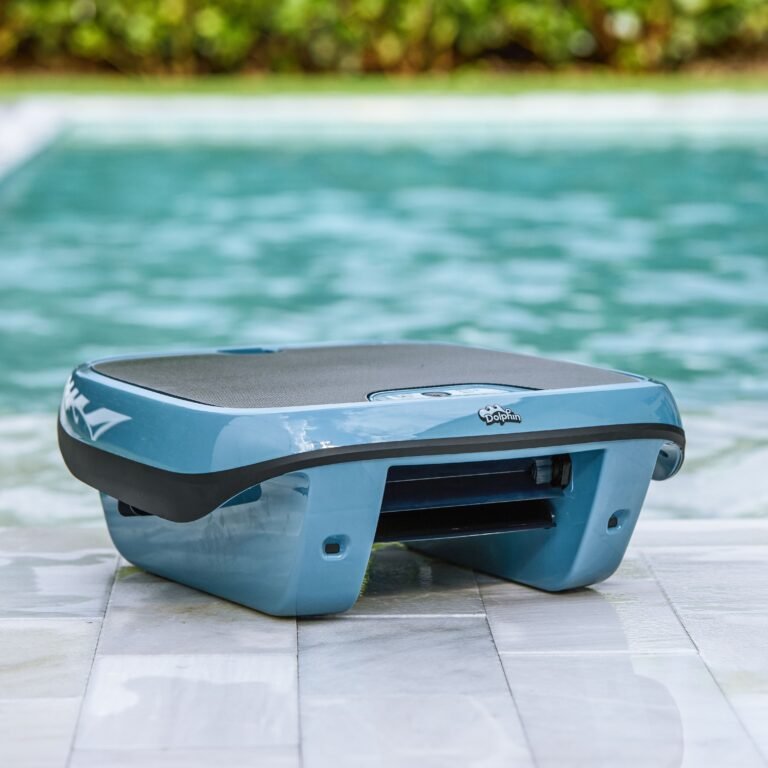 Skimmi-300_Poolside_4480x4480-768x768.jpeg