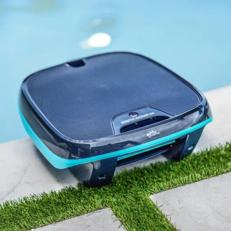 Skimmi-200-Poolside_4480x4480-768x768.jpeg