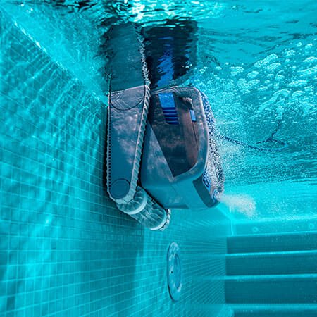 M700_wall-climbing_web.jpg