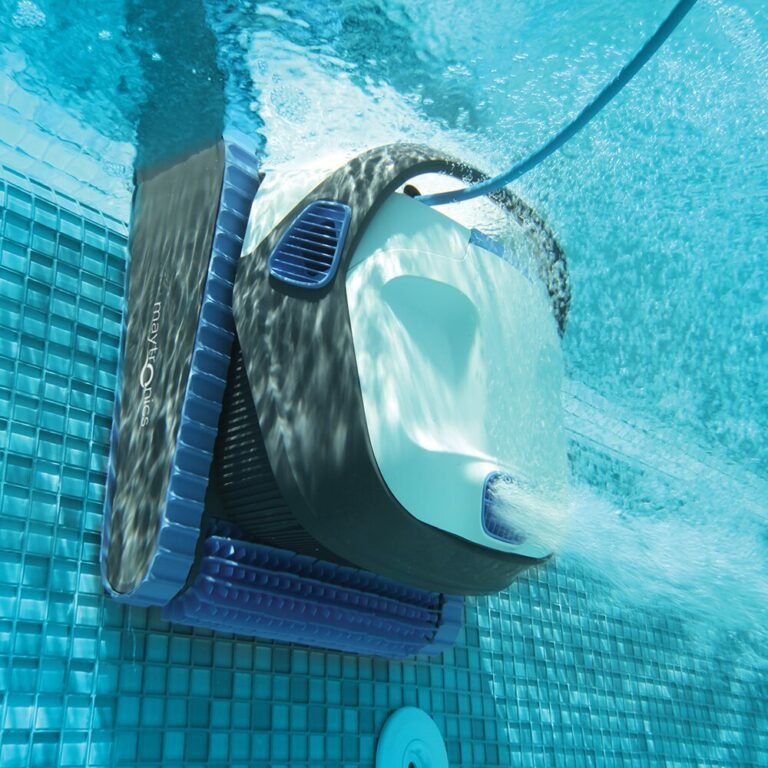 ProductLifestyle_Dolphin_S150_Powerstream_1000x1000-768x768.jpg