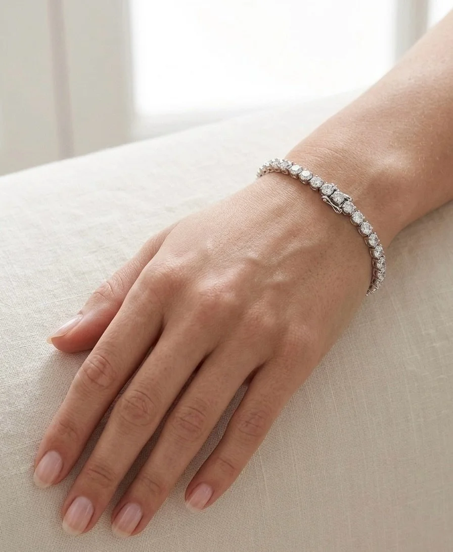 Timeless sparkle, redefined ✨
Crafted in gold metal with brilliant lab grown diamonds for effortless everyday luxury
