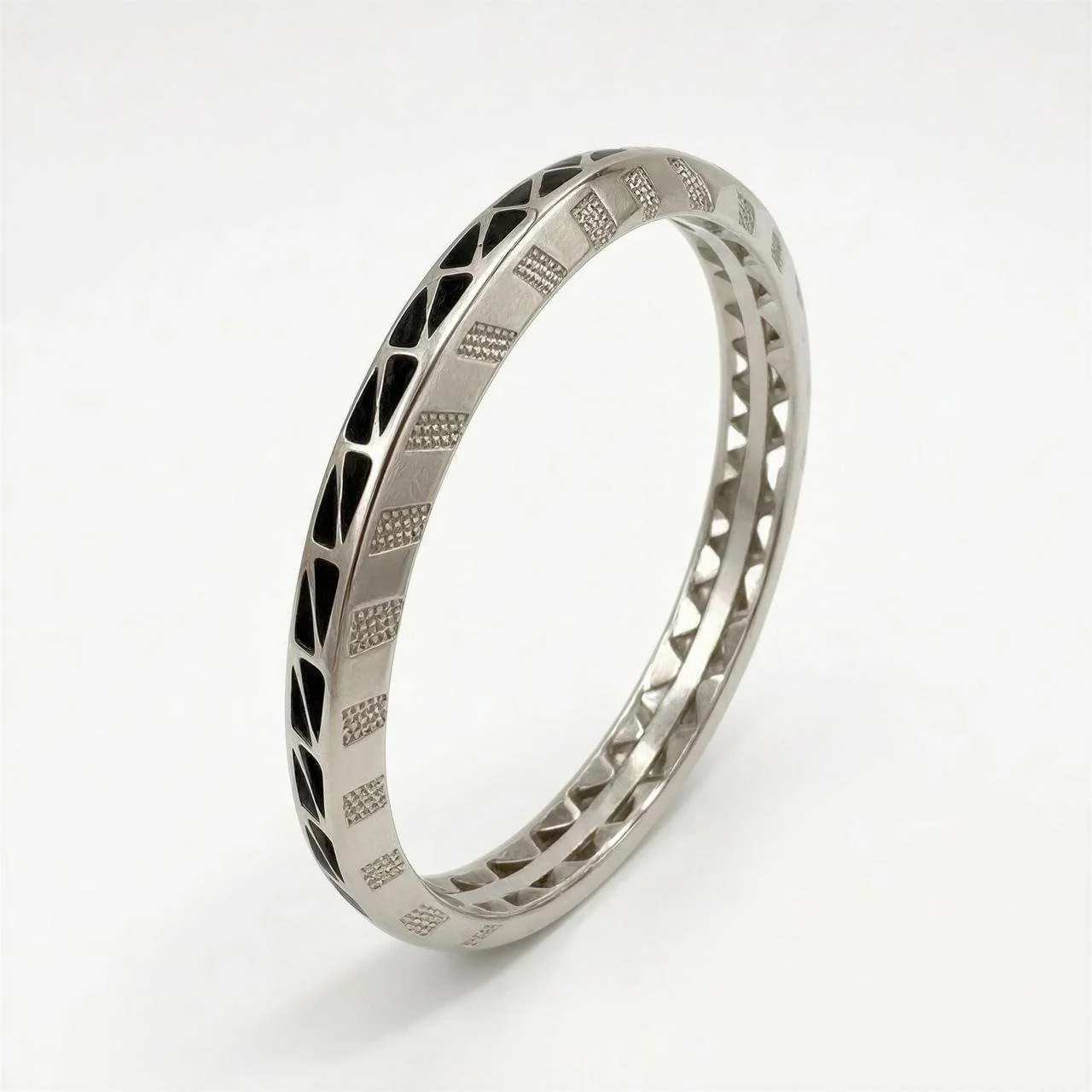 Sterling Silver triangular cutout bangle/kada