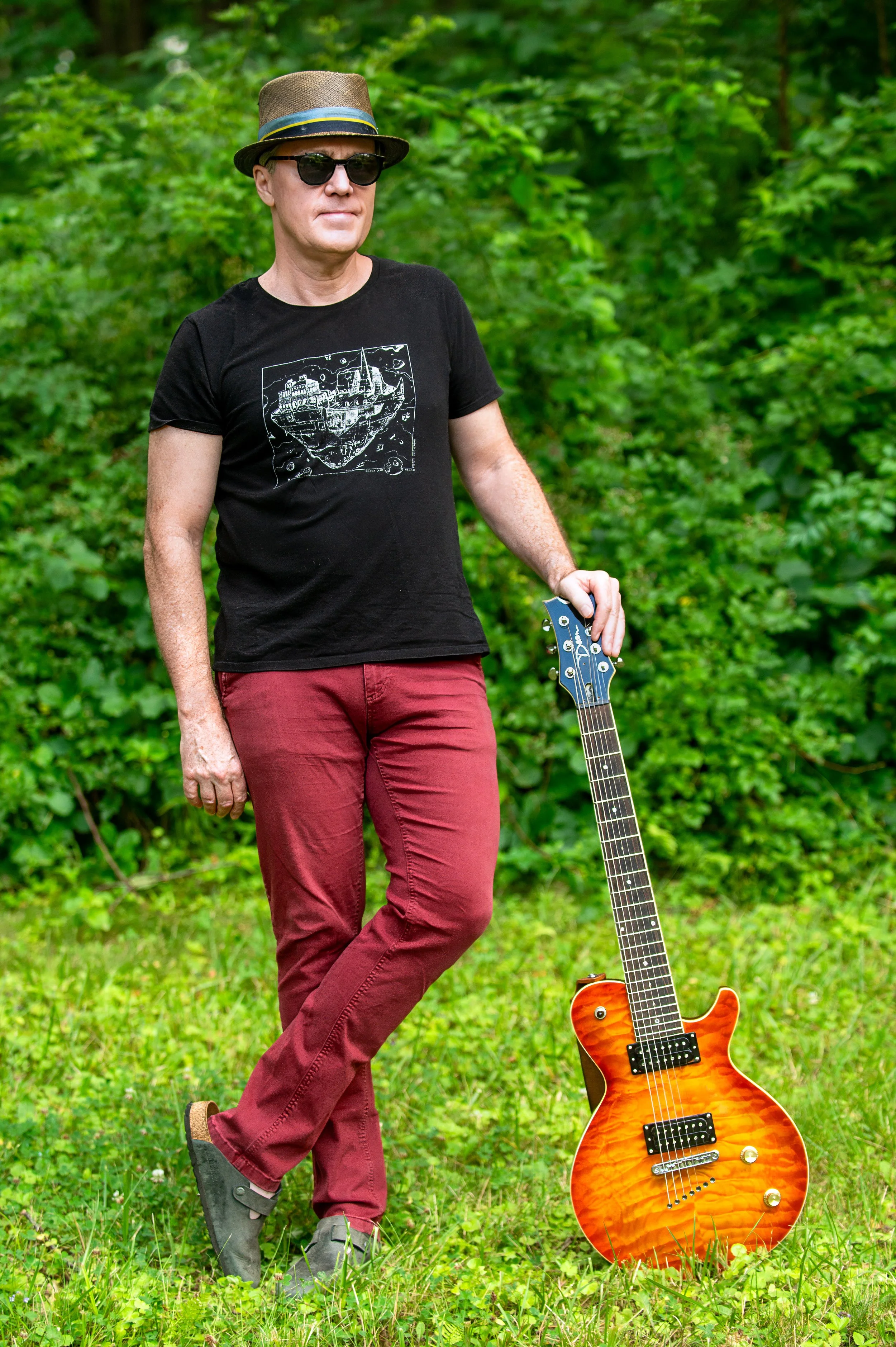 Nick-Moran-with-guitar-DSC_4068-TPZ_pp.jpg