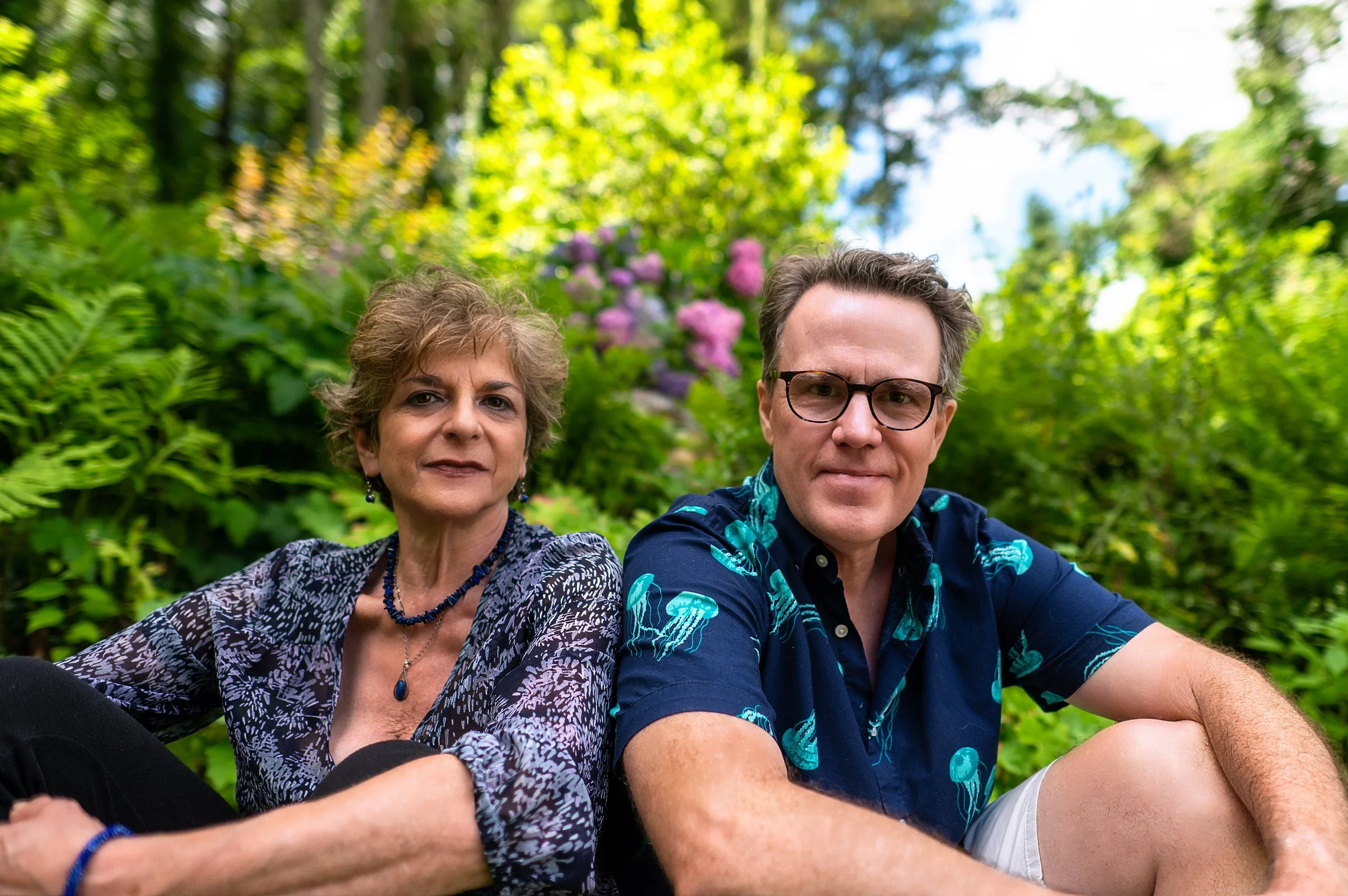 Carol-and-Nick-sitting-on-lawn-DSC_3882-TPZ_pp.jpg