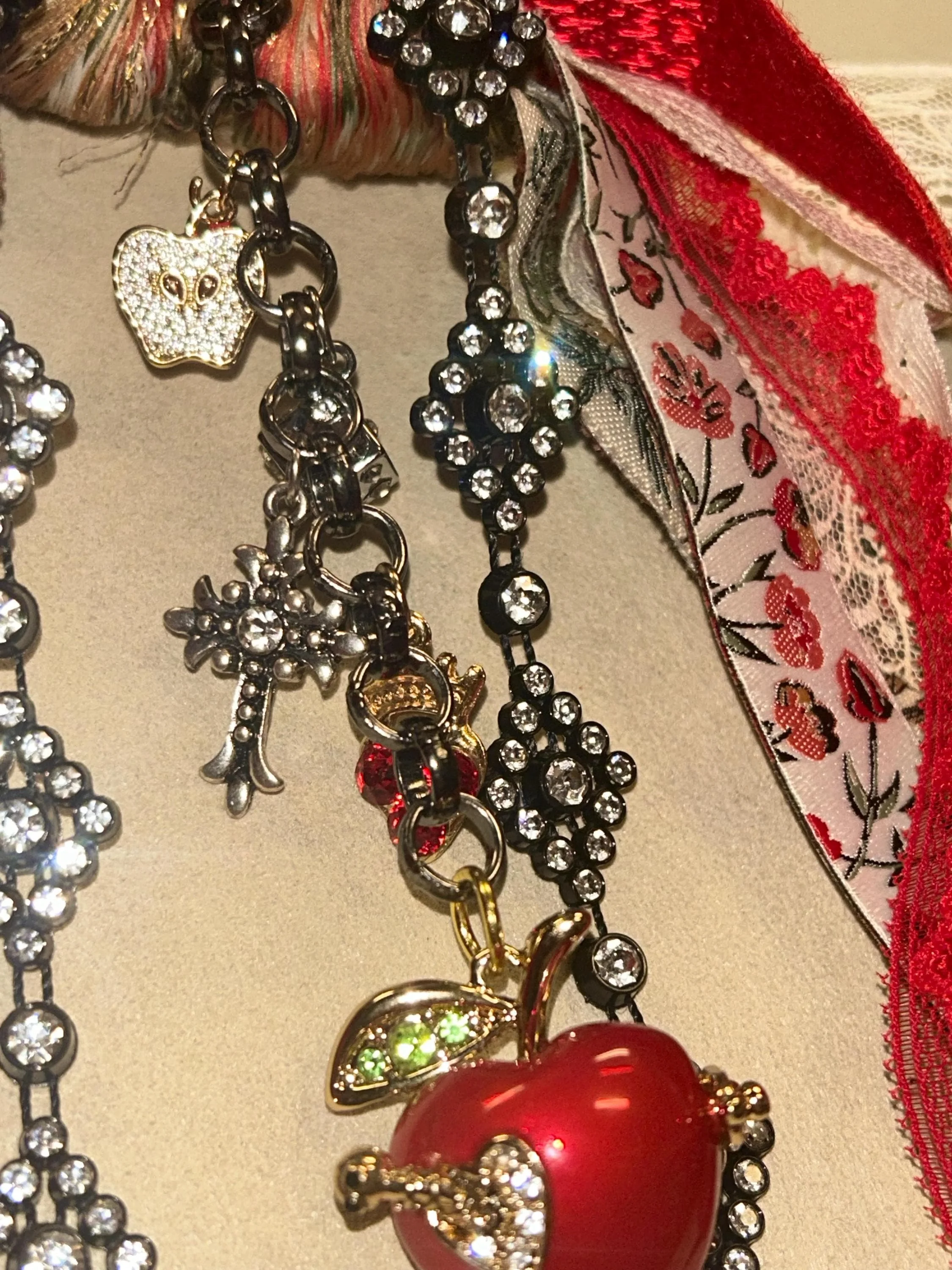 https://i.etsystatic.com/7620283/r/il/95b6d4/8406167434/il_fullxfull.8406167434_iqj2.jpg