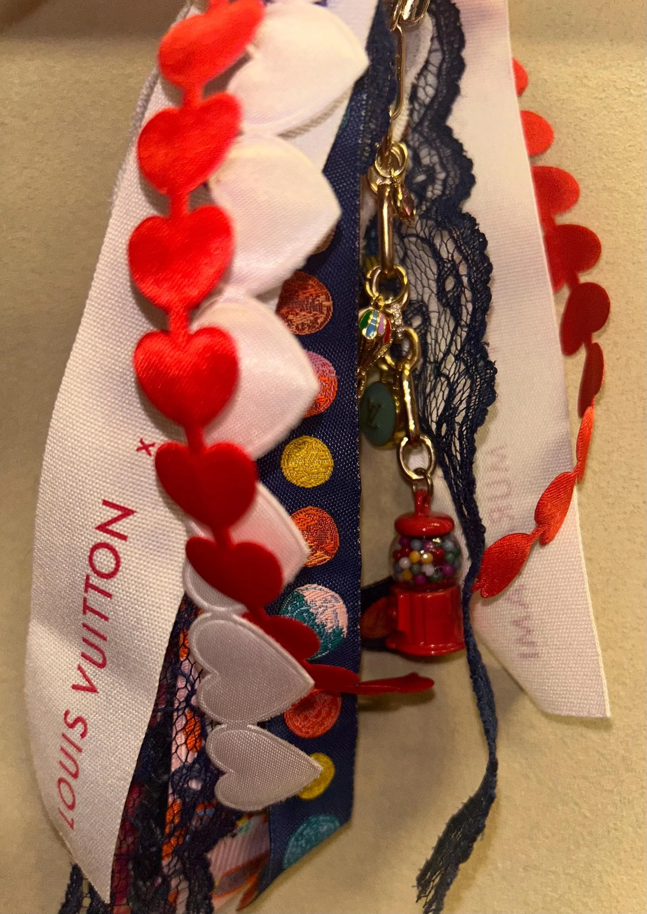 https://i.etsystatic.com/7620283/r/il/45b405/8454015971/il_fullxfull.8454015971_ajue.jpg