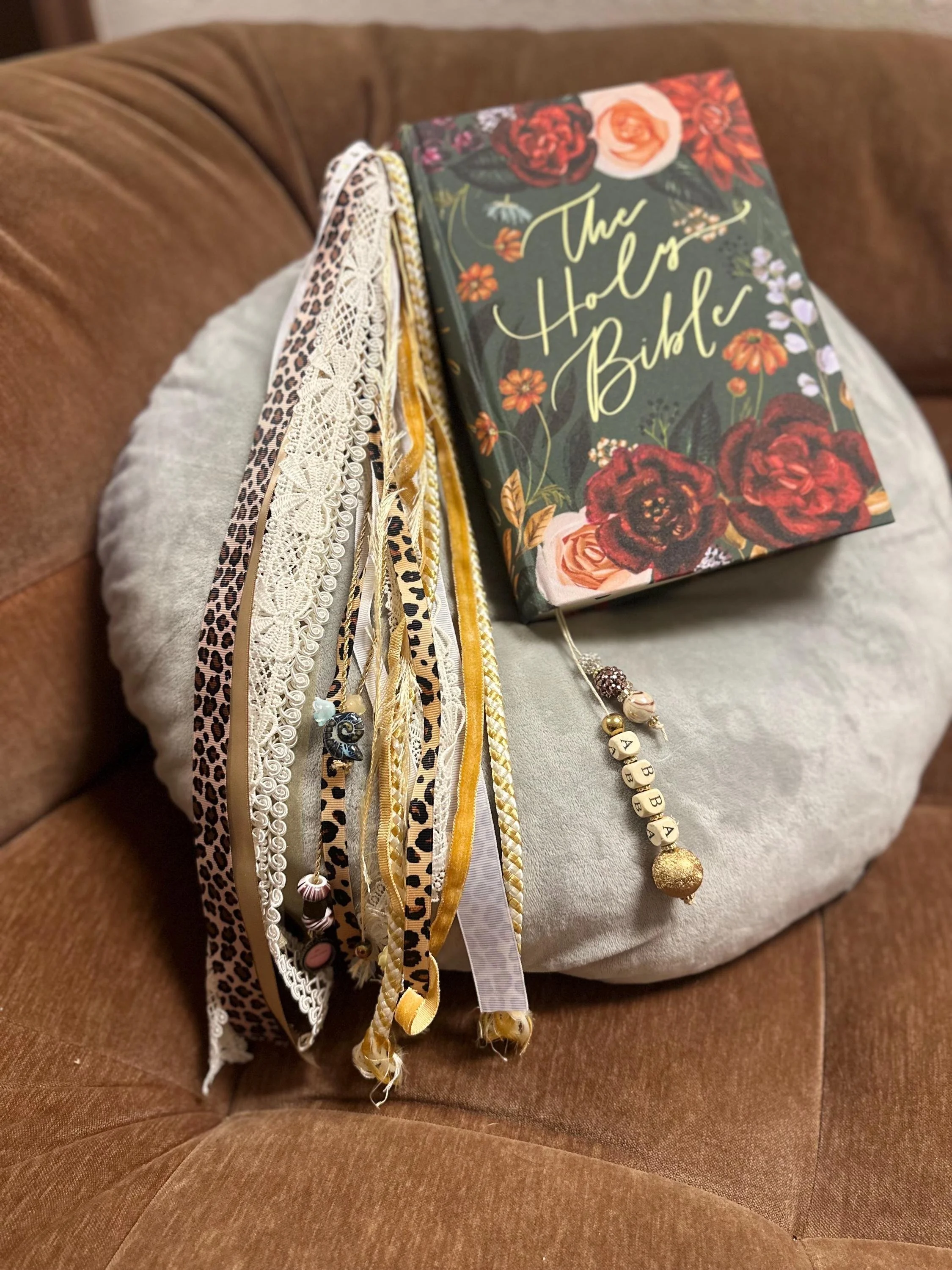 https://i.etsystatic.com/7620283/r/il/8ca84a/7499265759/il_fullxfull.7499265759_dy8v.jpg