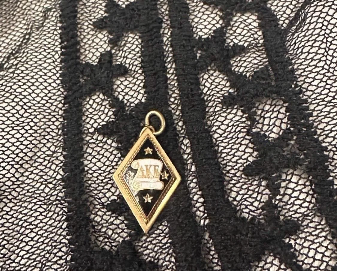https://i.etsystatic.com/7620283/r/il/a38a99/8444862791/il_fullxfull.8444862791_e2sh.jpg