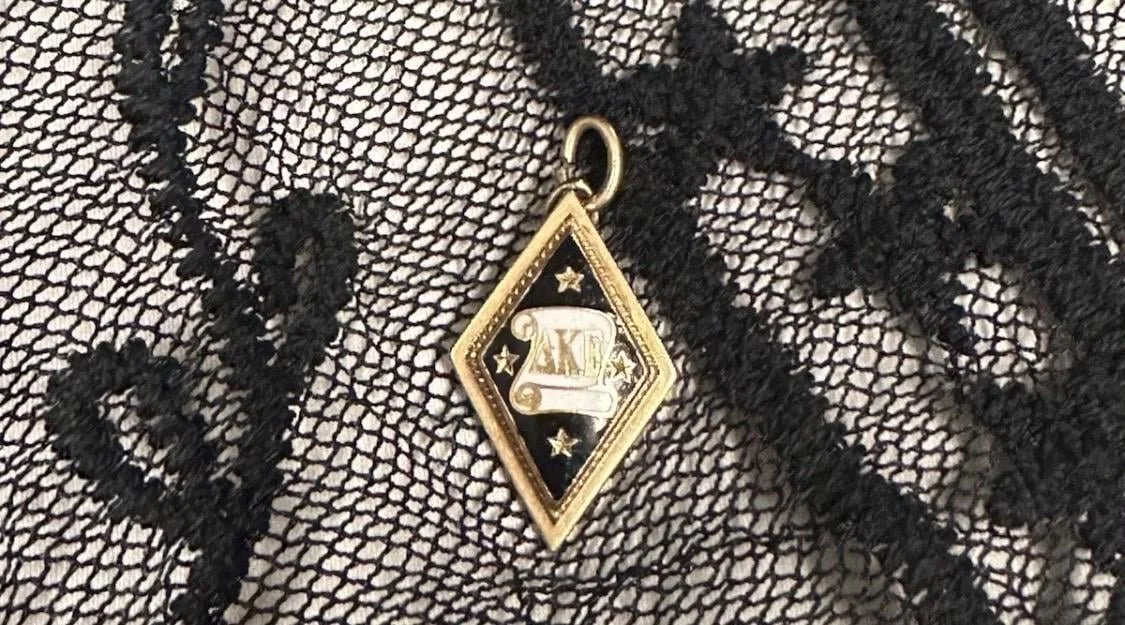 https://i.etsystatic.com/7620283/r/il/42b663/8396980210/il_fullxfull.8396980210_lpt1.jpg