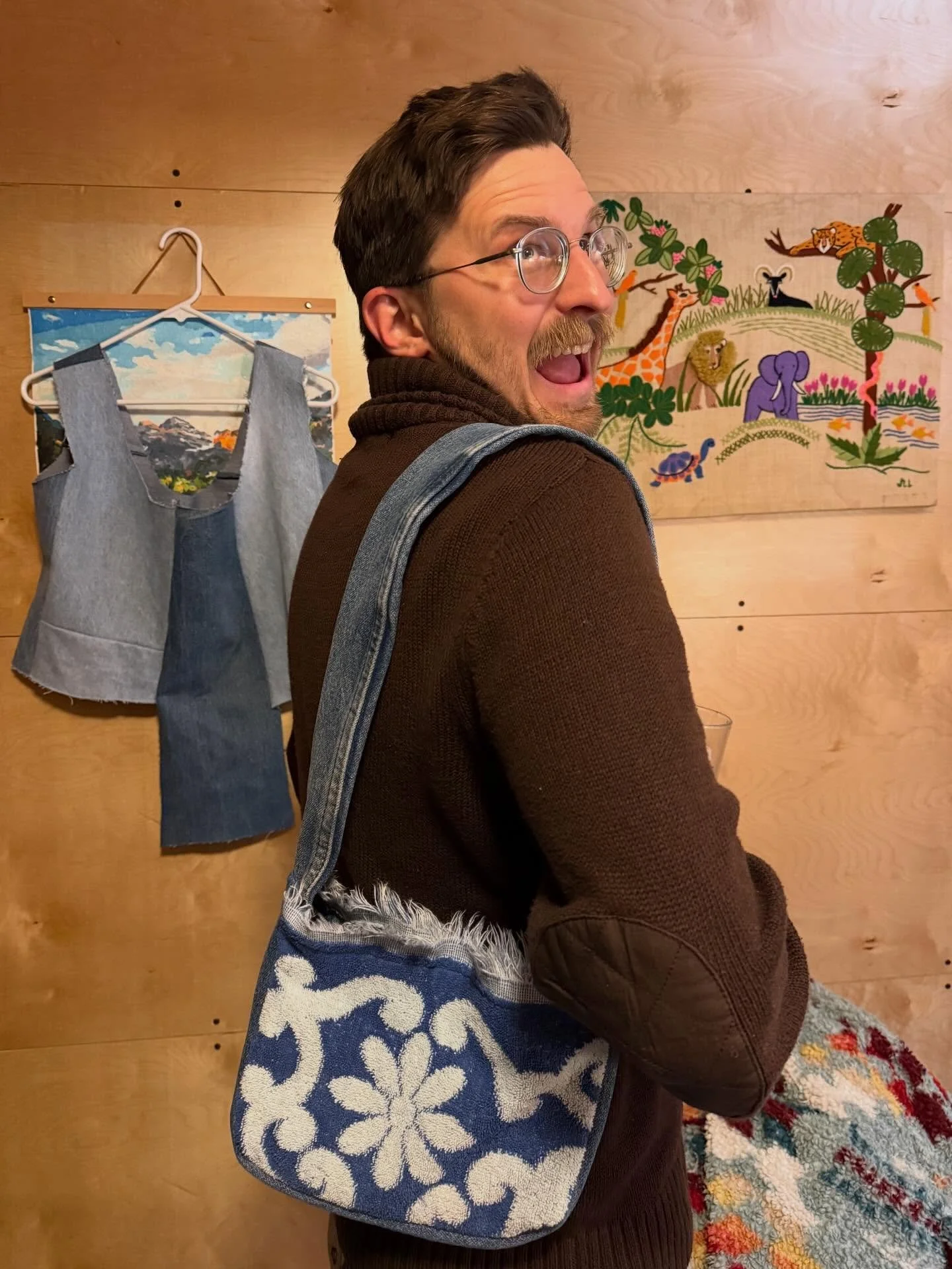 when i ask johnny to take some photos with a new bag&hellip; he understood the assignment! 🫶 i threw this together last night and had so much fun - a towel from a yard sale and pair of jeans that had a bunch of paint stains. no pattern just vibes 🤷