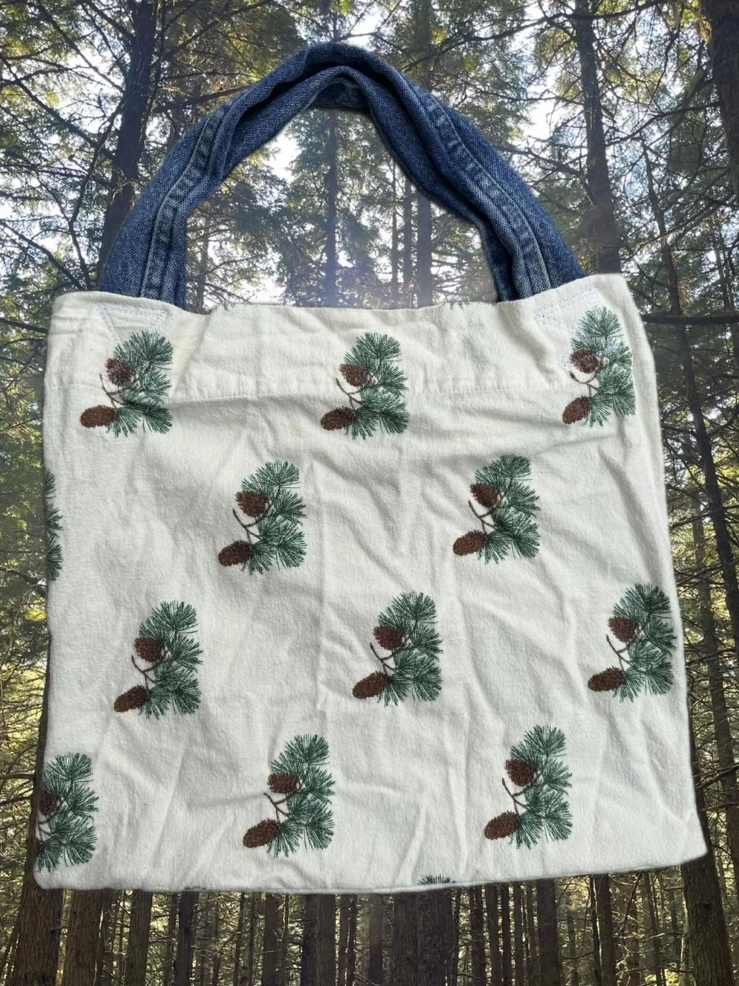 amongst the pines 🌲 first little bag - with a bedsheet and some scrap jeans 👖 #upcycle #thrift #thriftflip #nature #trees