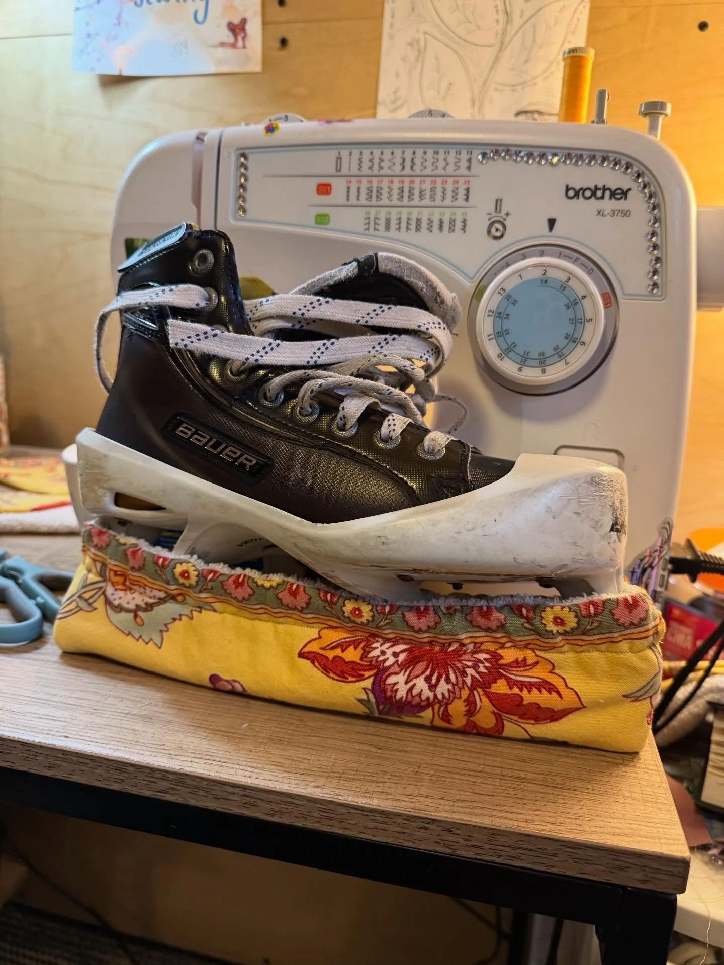 skate guards! made a pair for the lovely @holdenontoart for his birthday. this is the pair i drafted up for myself to test the pattern i made :) made with upcycled/recycled materials: an old towel and table runner 
#upcycle #hockey #handmade #sewing 