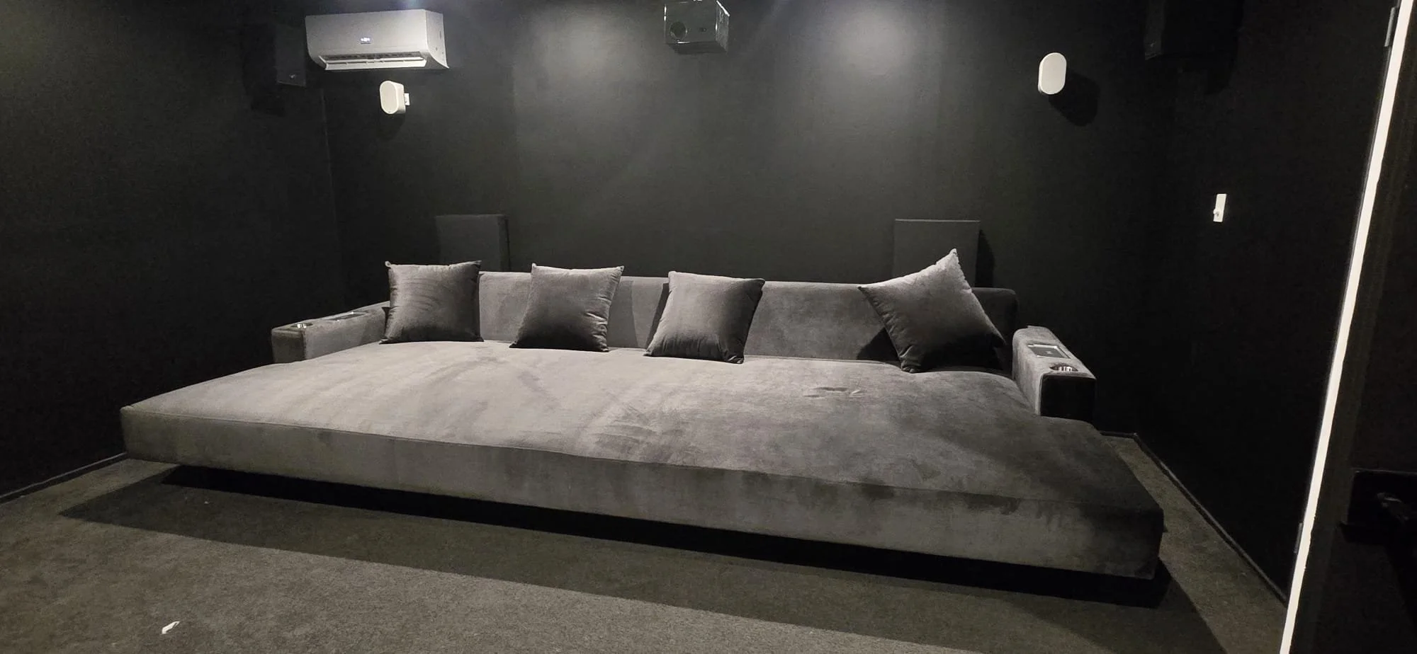 Lounge.jpeg