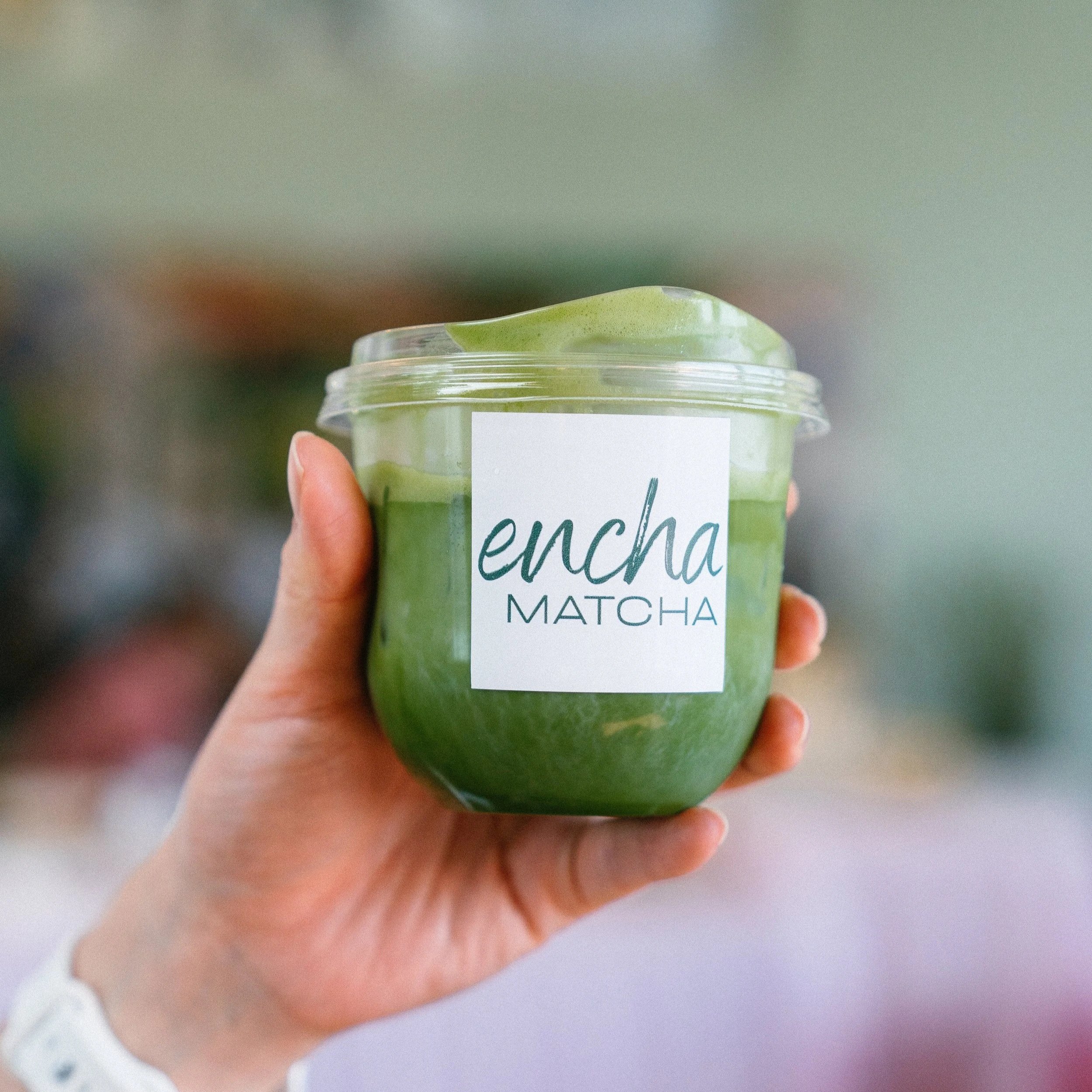 hand holding matcha latte, encha, anaheim, yorba linda, la habra, brea, fullerton, downtown fullerton, dowtown anaheim, tustin, garden grove, los angeles coffee cart, los angeles espresso bar, los angeles mobile coffee, los angeles mobile matcha bar