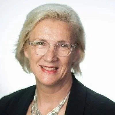 Carolyn De Gois
