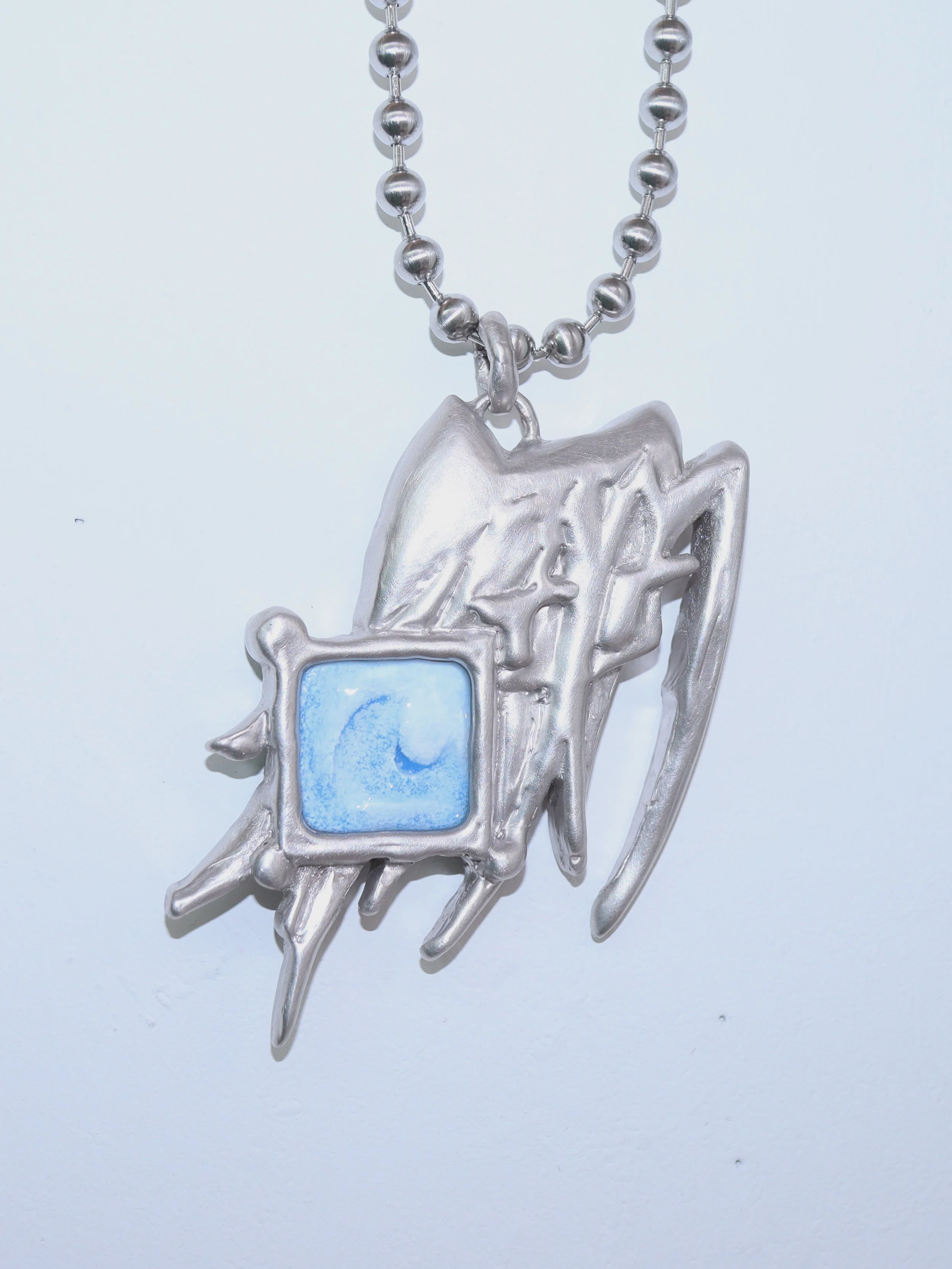 Luna,2024,platinum plated brass,7x7.7cm,ezo-1.jpg