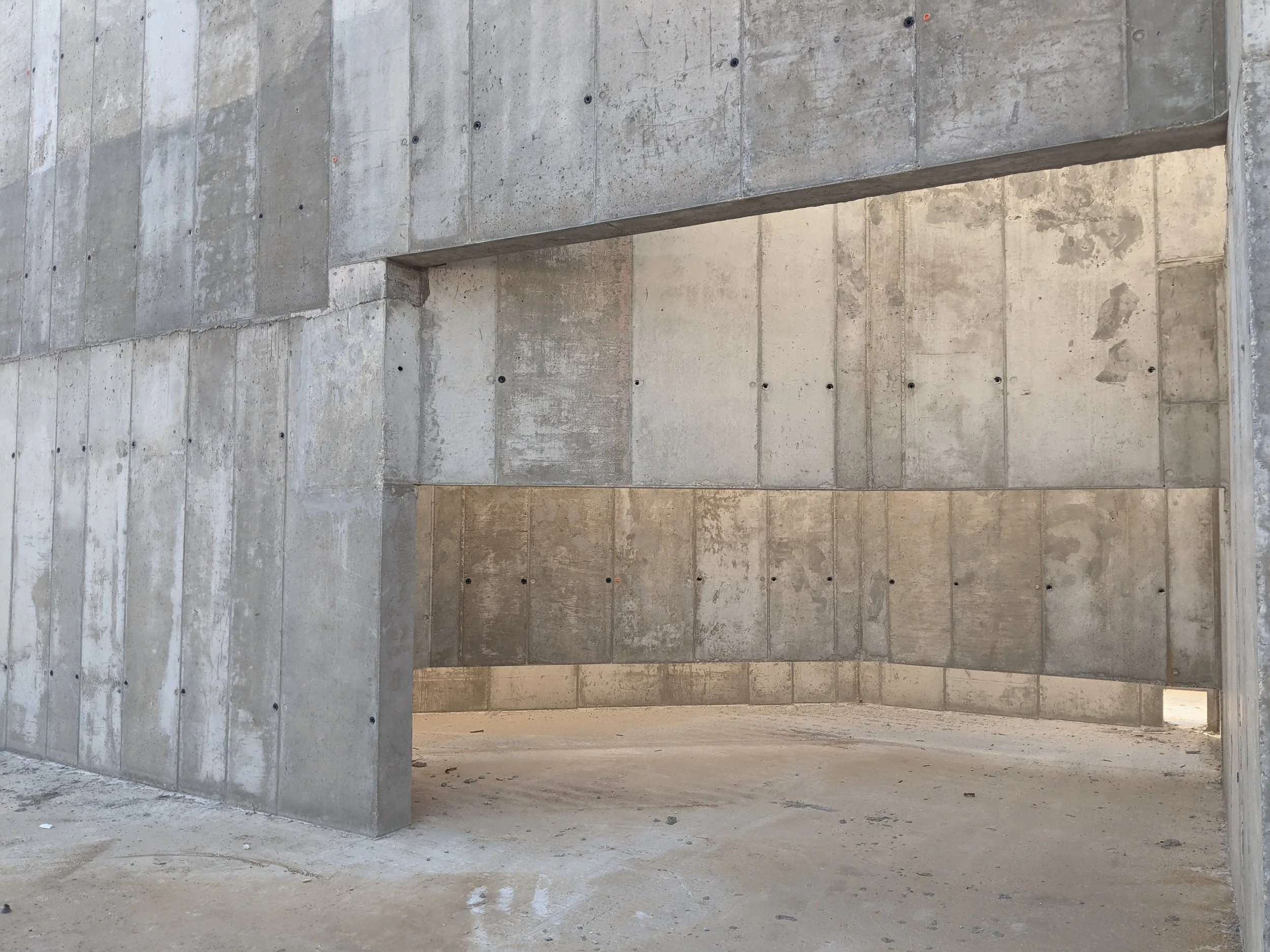 D&amp;C Contracts: The Cost of Unclear Risk