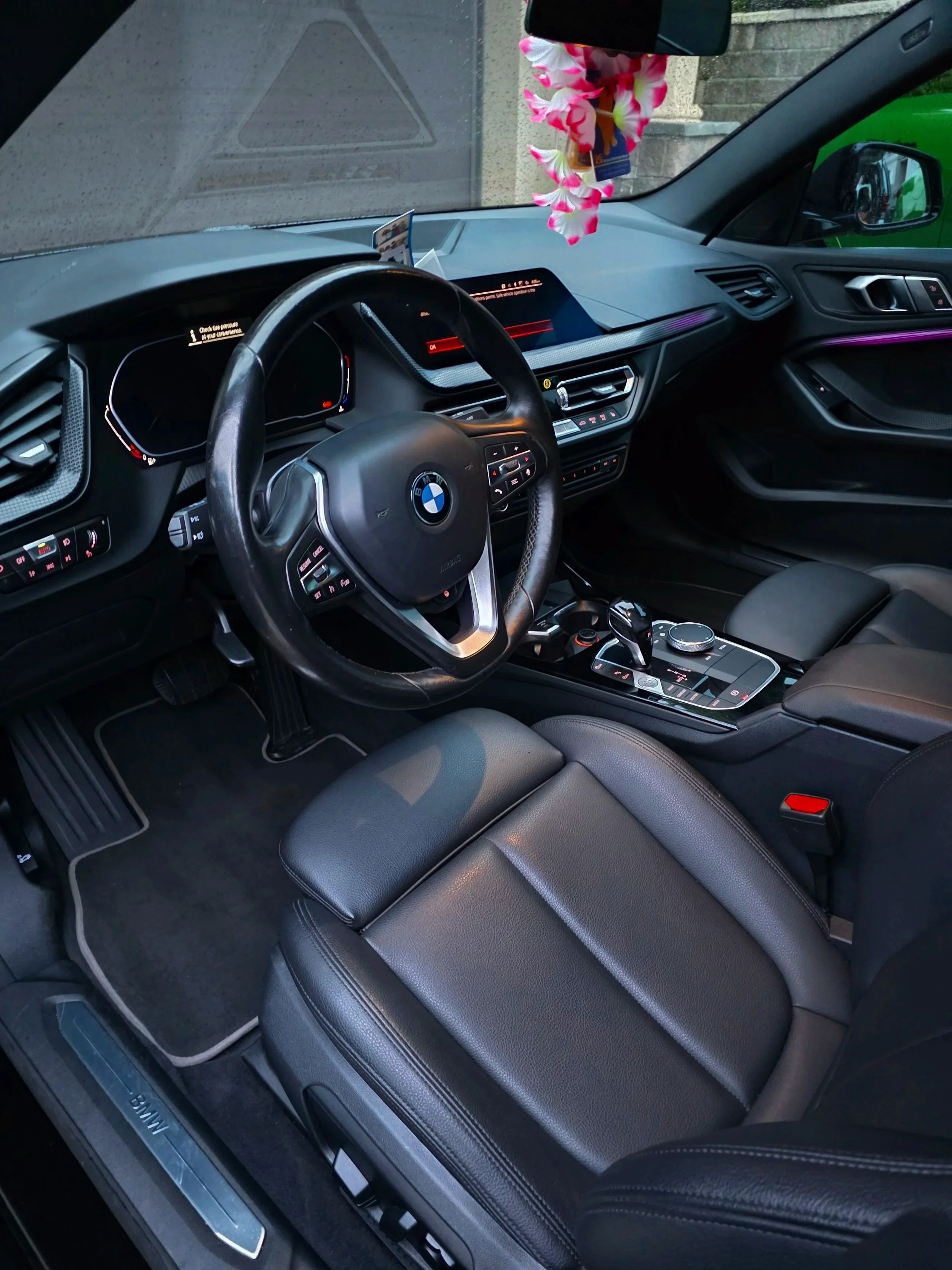Green Maserati Levante detail