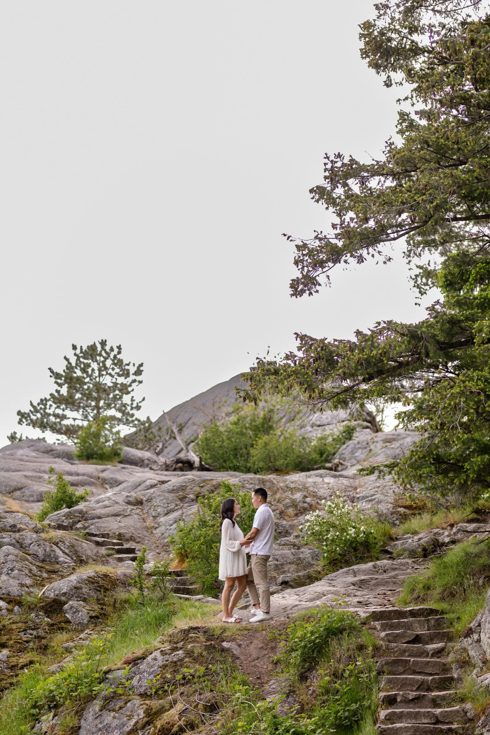 whyte-cliff-park-engagement8.jpg