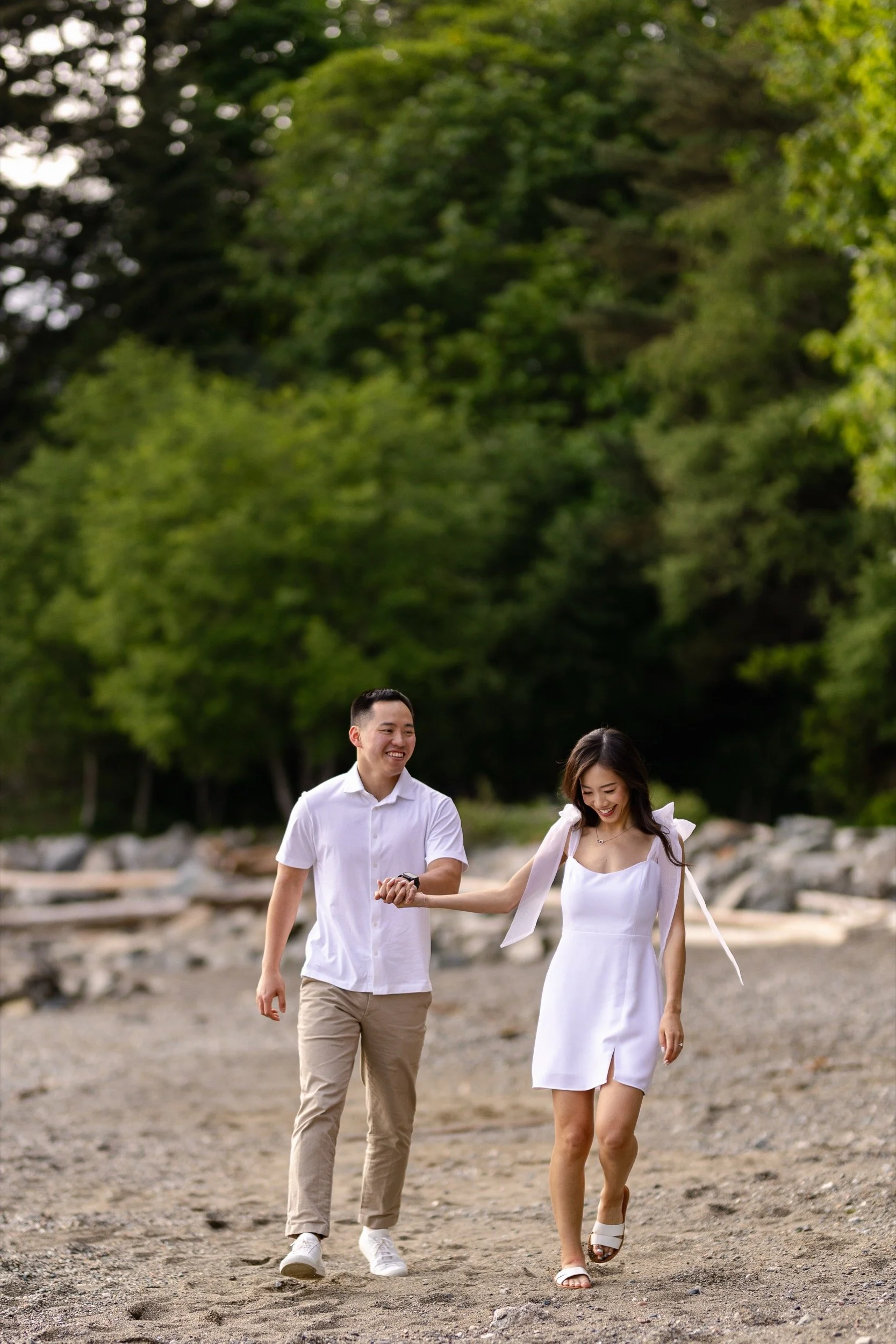 whyte-cliff-park-engagement10.jpg