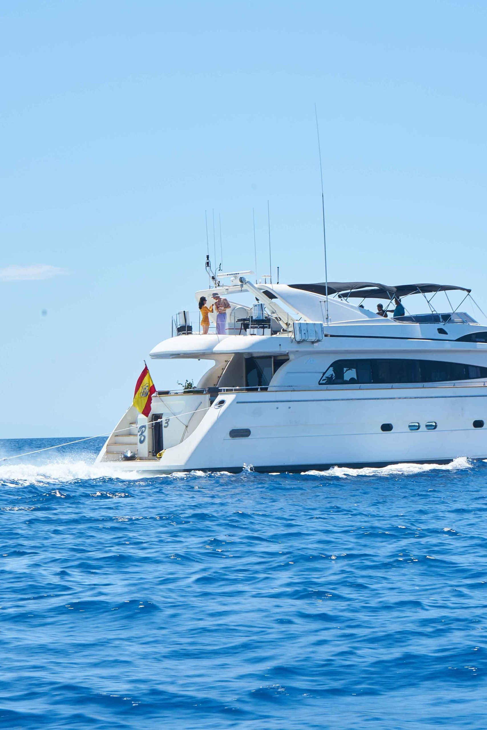 Welcome aboard the ON FUEGO Yacht.