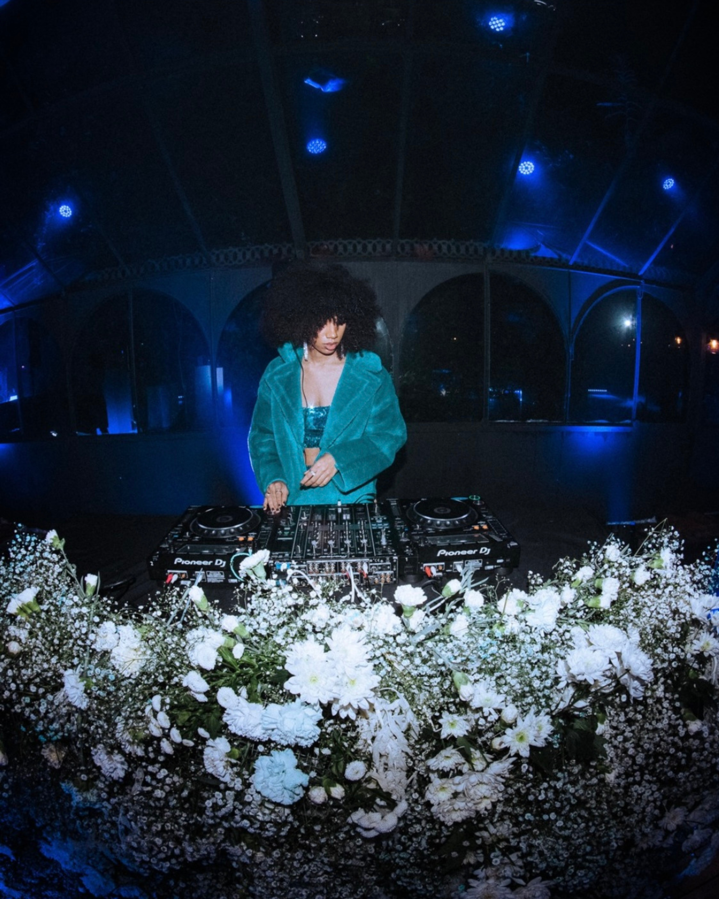 Live DJ set throughout the evening.