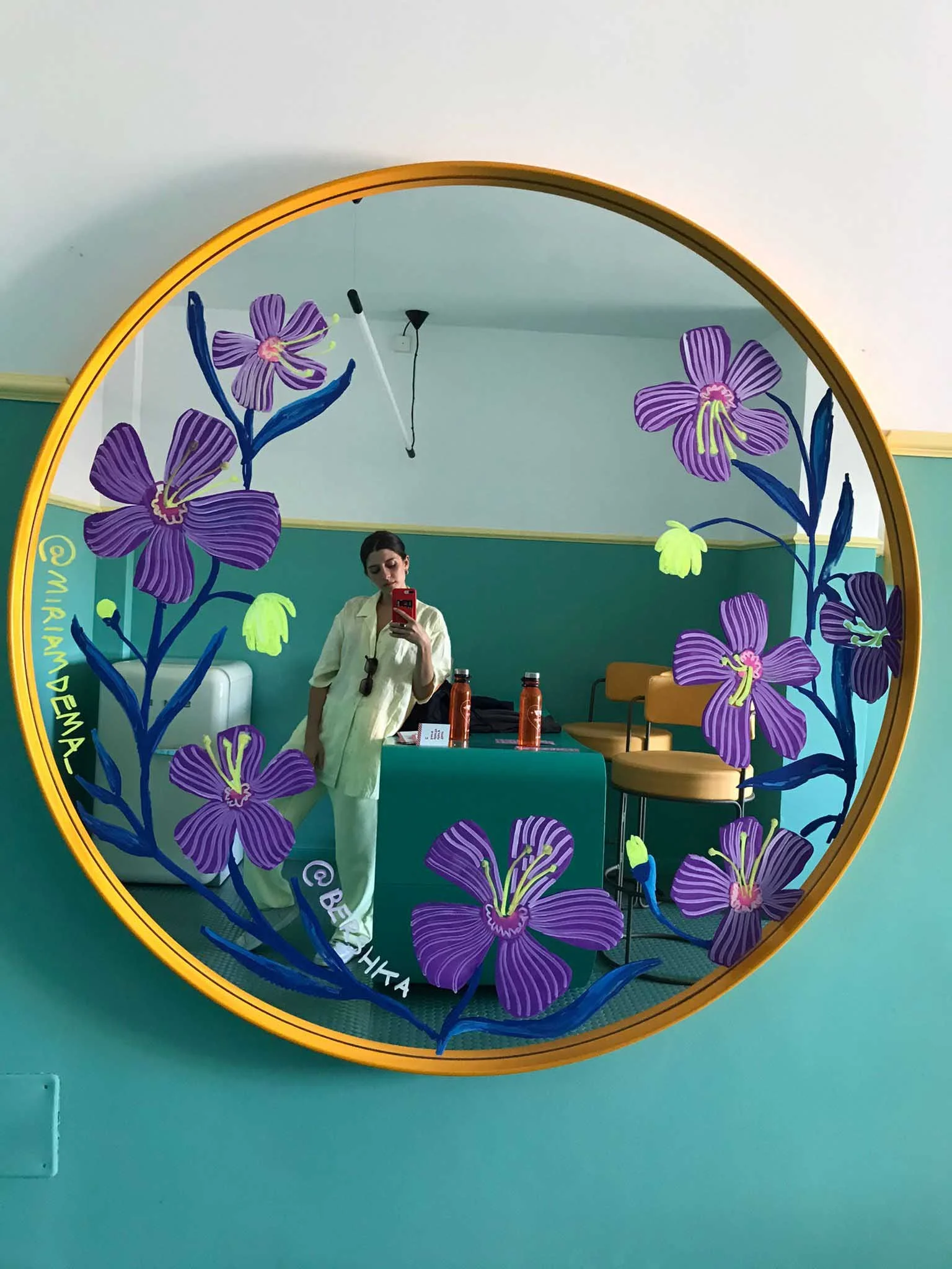 Artist Miriam Dema hand-painted every mirror at Paradiso Hotel for the experience.