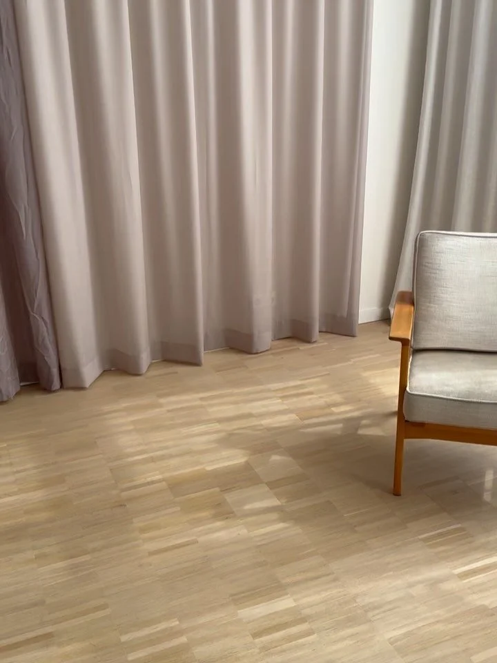 Wat momenten van afgelopen maand april. Het was een beweeglijke maand, 1-1 gesprekken en corporate training, directe klanten, maar ook via Mindwork Productions. Slide voor het beeld ☺️! 1) mijn nieuwe praktijkruimte in gebruik genomen, 2) een trainin
