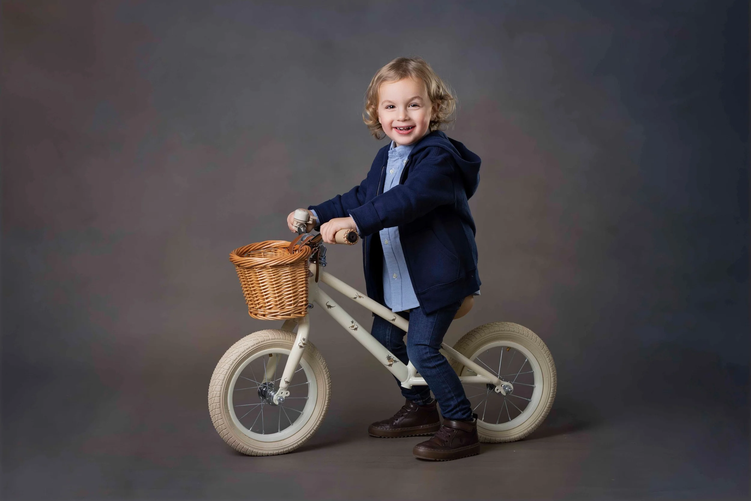 delly photography, Stamford Hill, Golders Green, London, newborn, children, upsherin, outdoor, studio