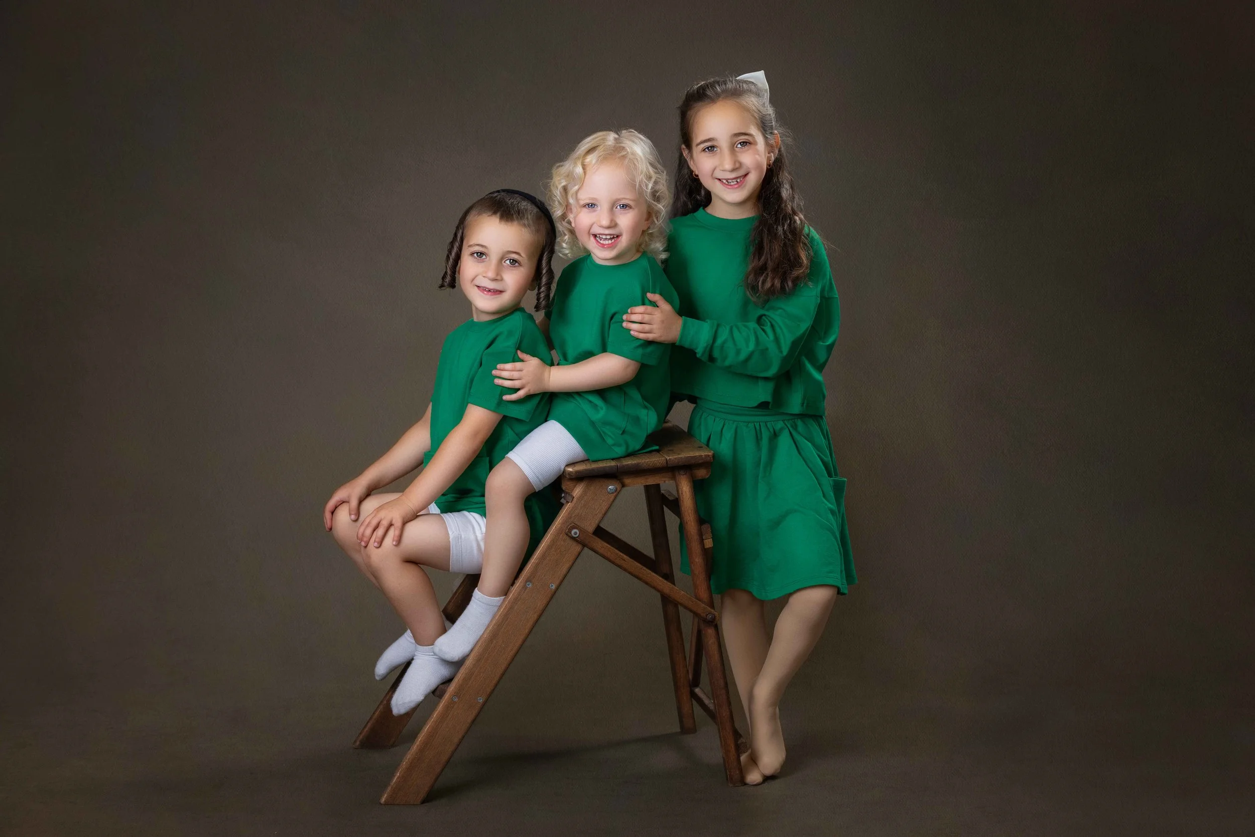 delly photography, Stamford Hill, Golders Green, London, newborn, children, upsherin, outdoor, studio