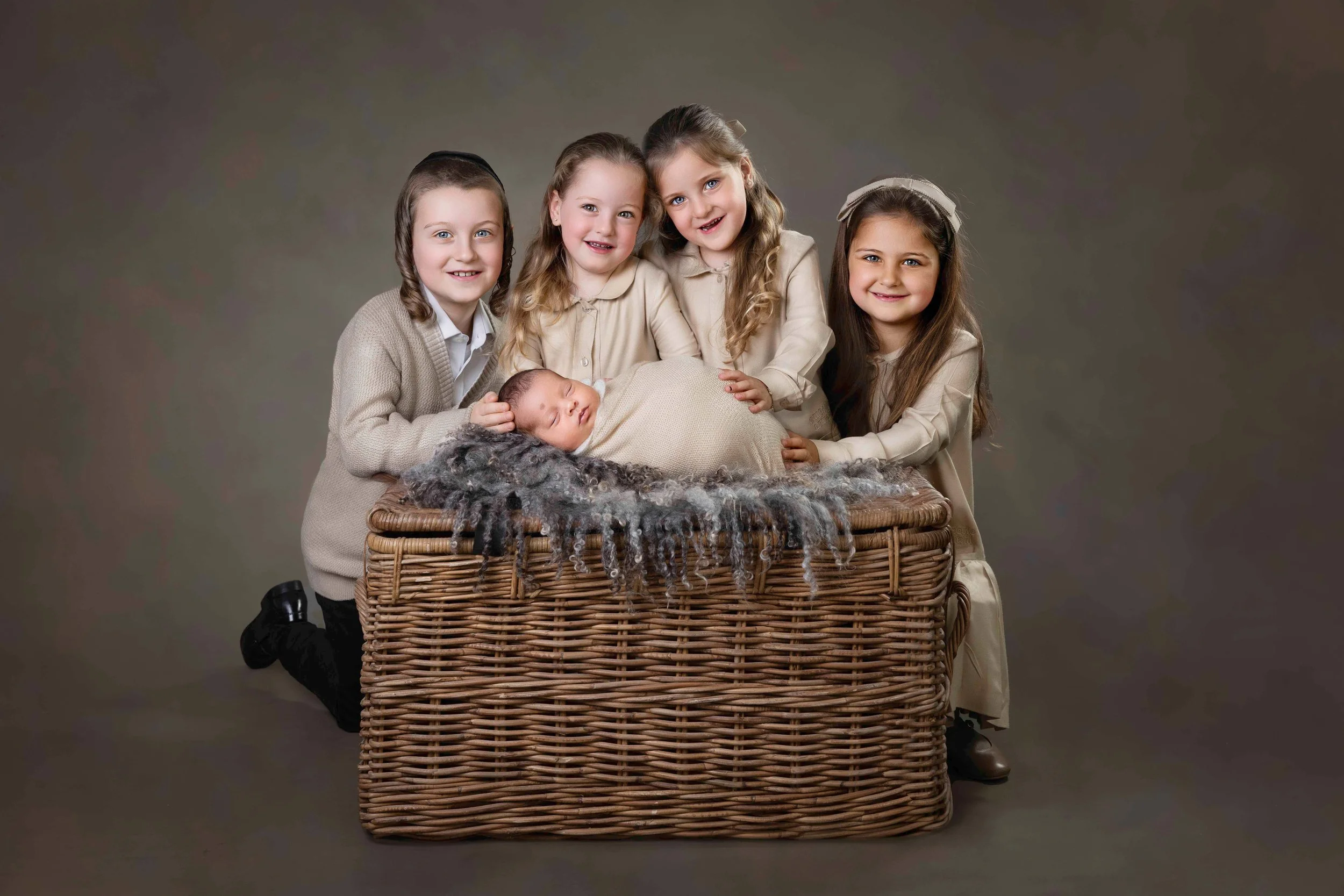 delly photography, Stamford Hill, Golders Green, London, newborn, children, upsherin, outdoor, studio