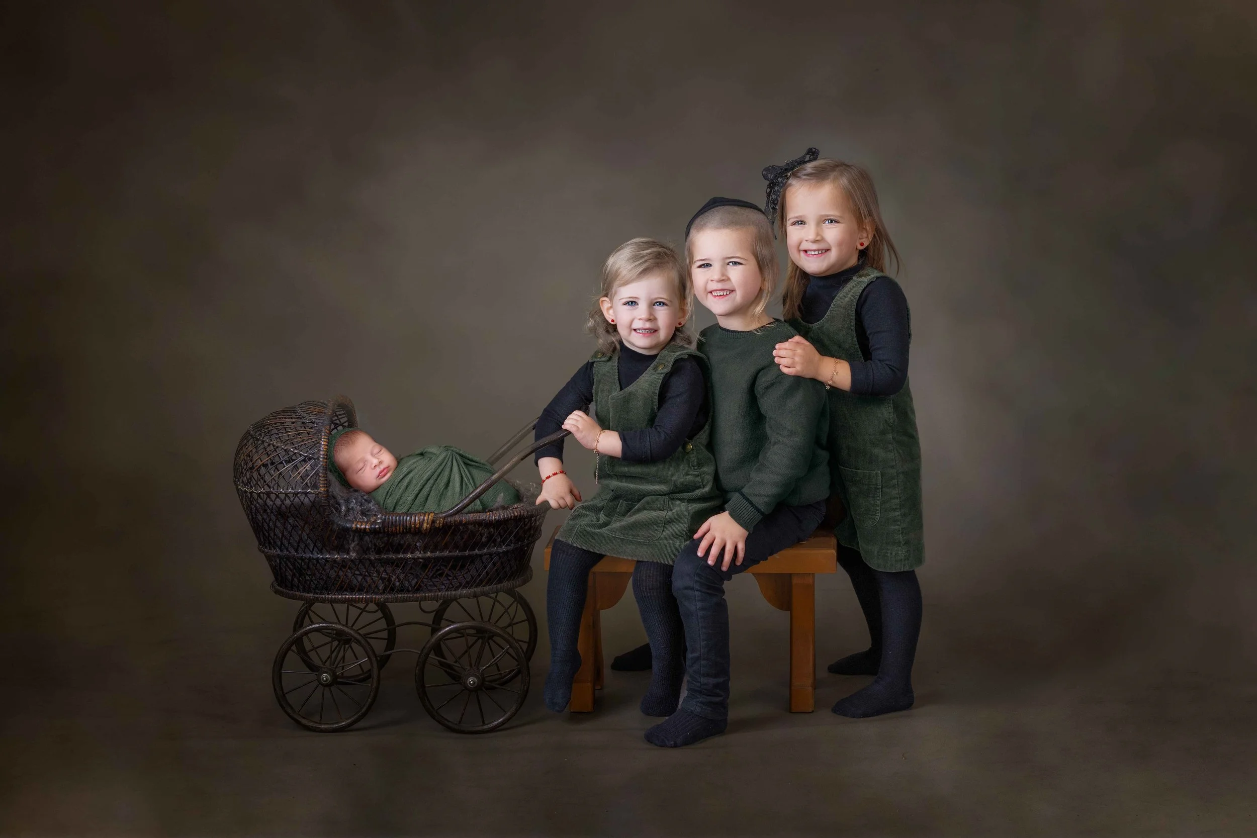 Delly photography, Stamford Hill, Golders Green, London, newborn, children, upsherin, outdoor, studio