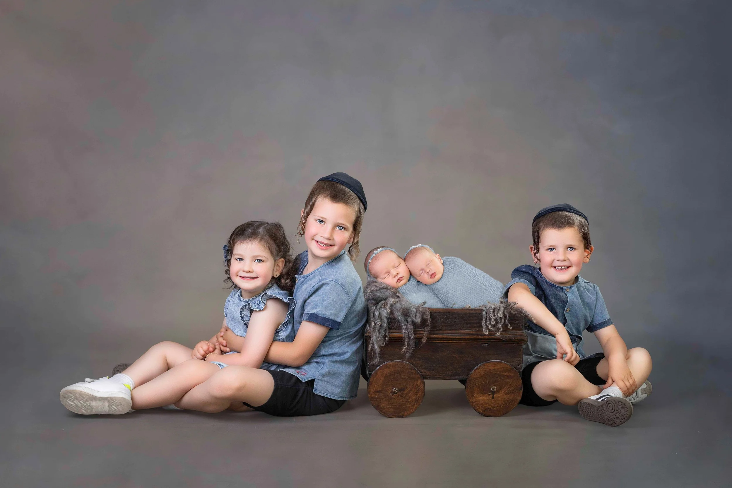 delly photography, Stamford Hill, Golders Green, London, newborn, children, upsherin, outdoor, studio