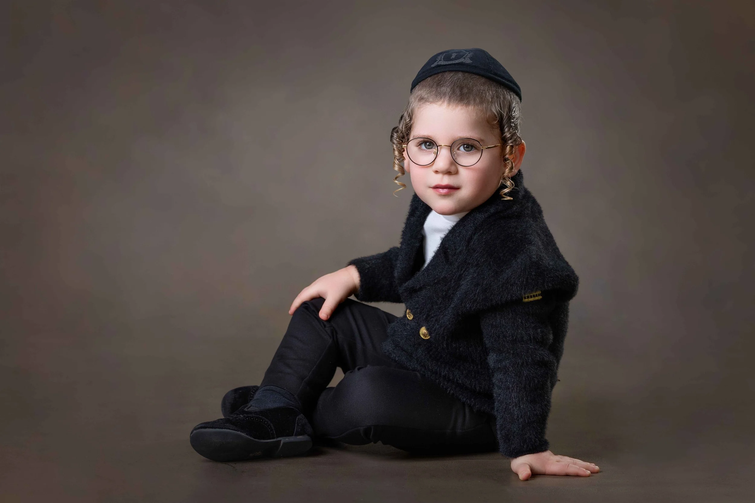 delly photography, Stamford Hill, Golders Green, London, newborn, children, upsherin, outdoor, studio