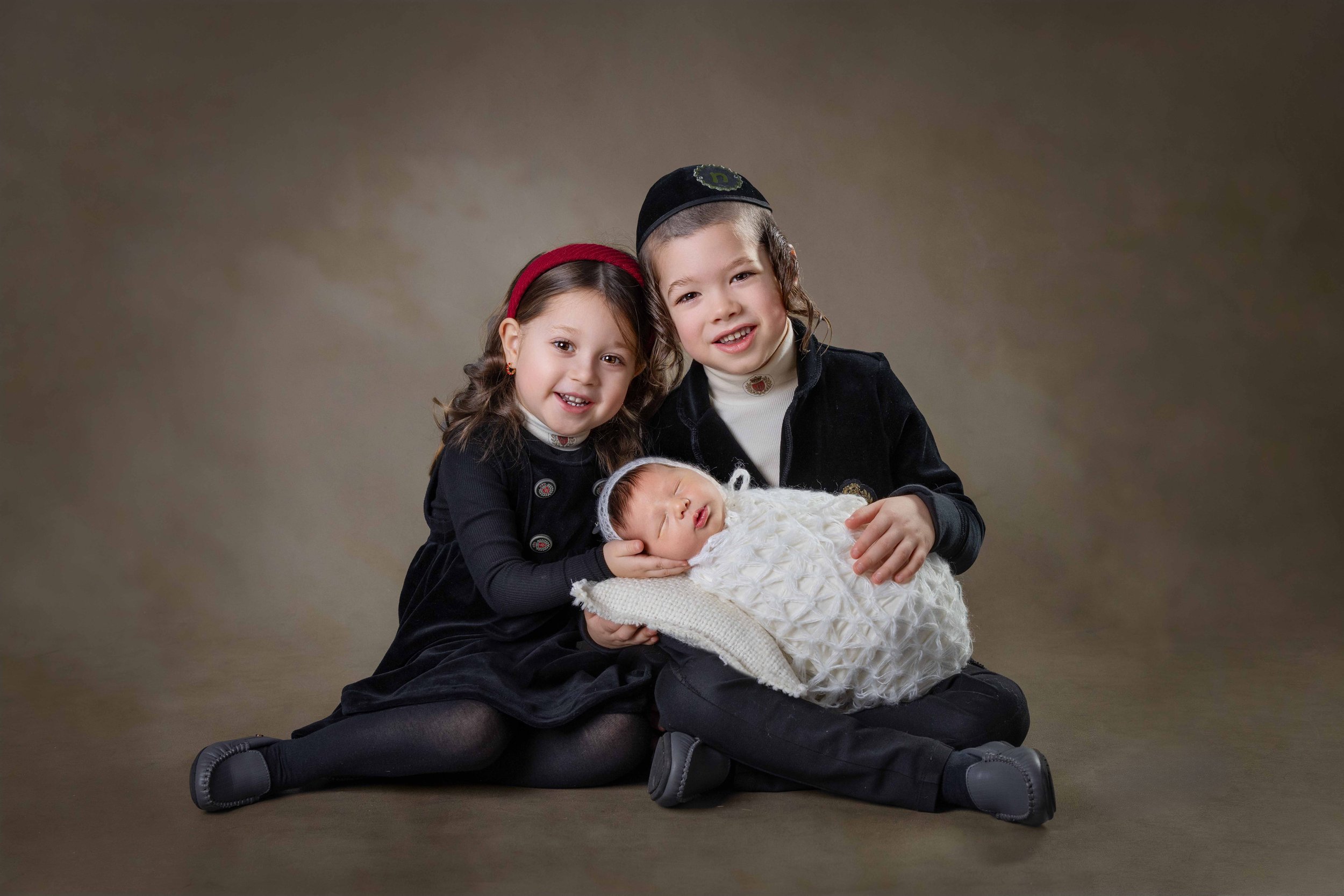 Delly photography, Stamford Hill, Golders Green, London, newborn, children, upsherin, outdoor, studio