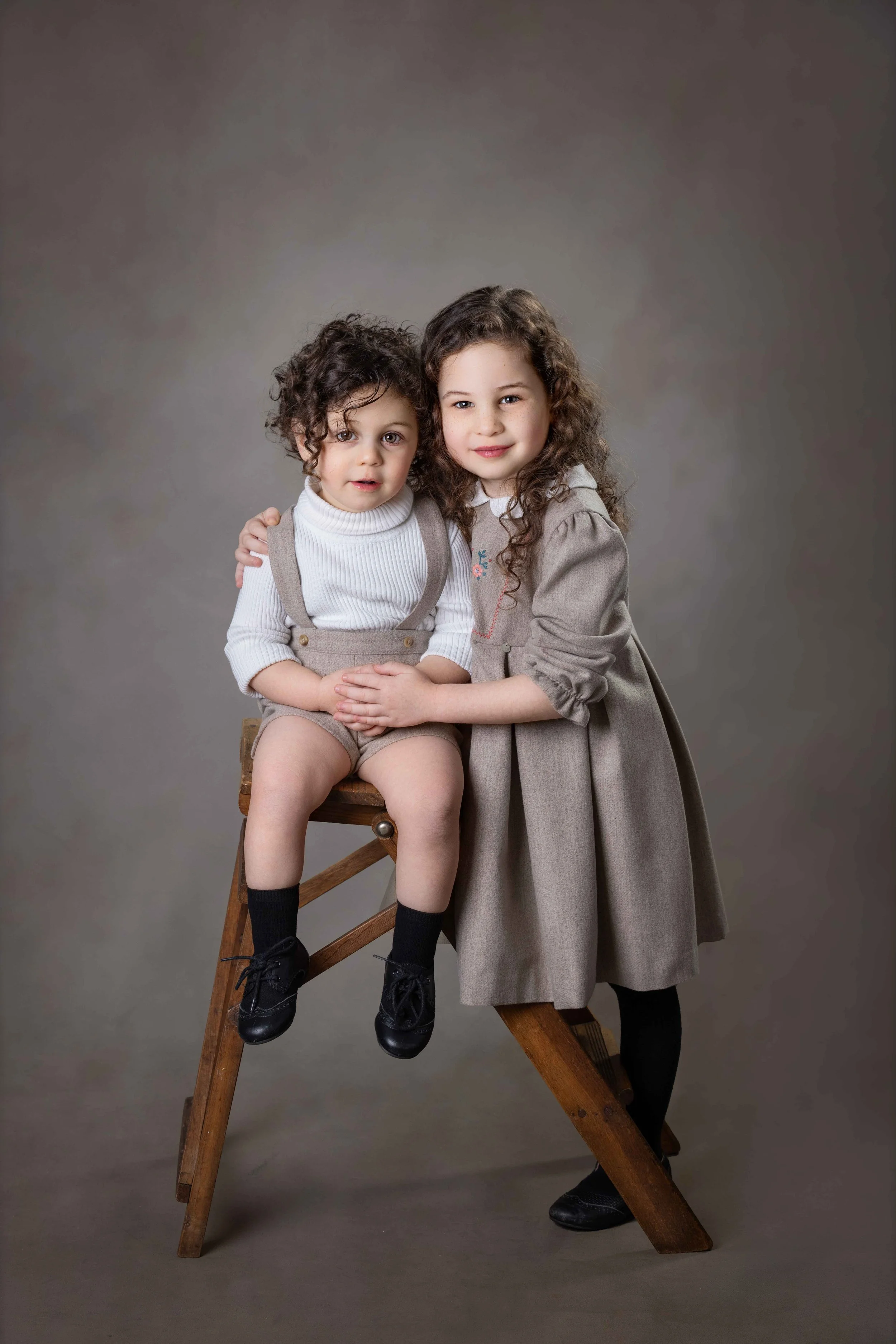 delly photography, Stamford Hill, Golders Green, London, newborn, children, upsherin, outdoor, studio