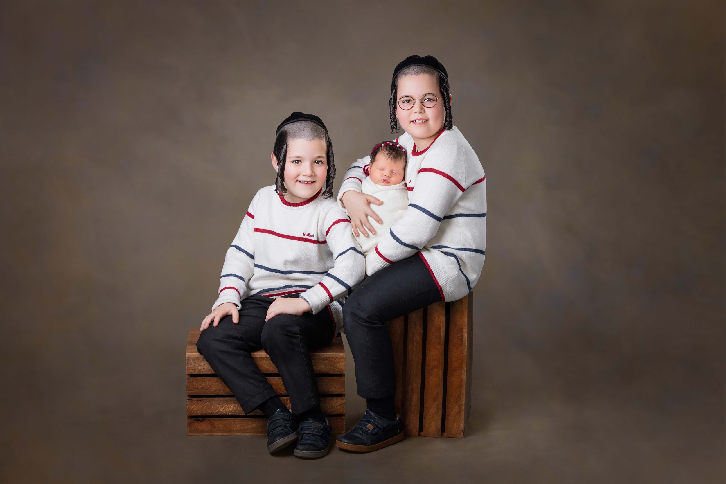 Delly photography, Stamford Hill, Golders Green, London, newborn, children, upsherin, outdoor, studio