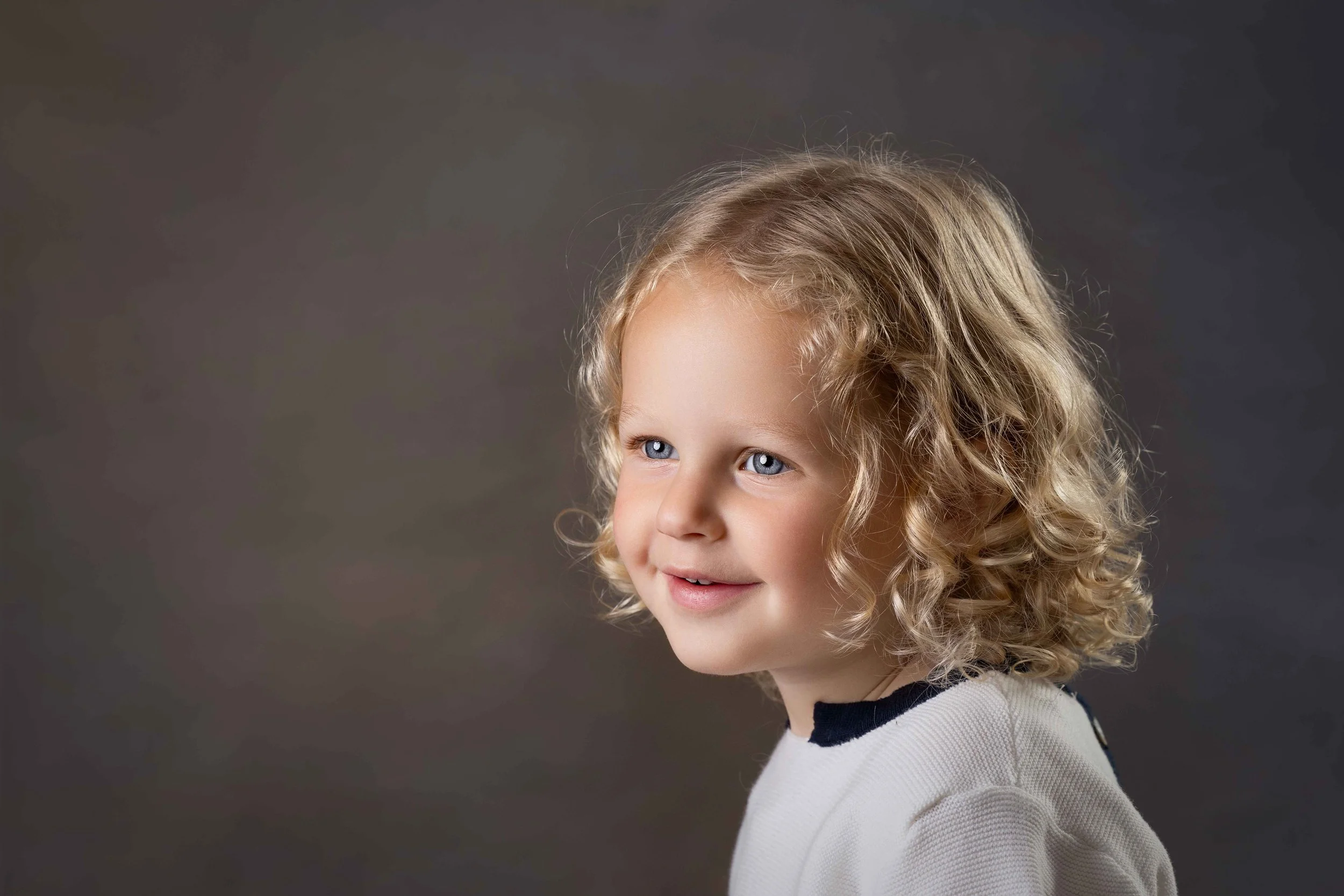 delly photography, Stamford Hill, Golders Green, London, newborn, children, upsherin, outdoor, studio