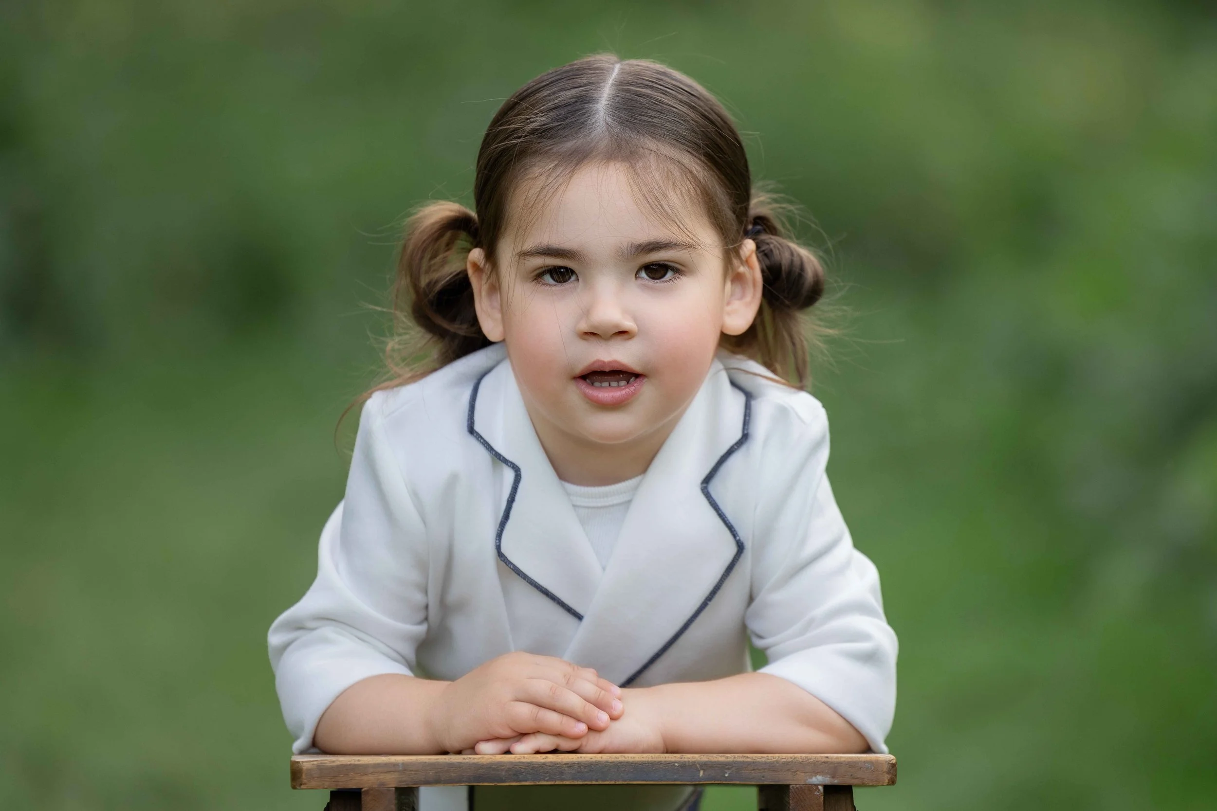 delly photography, Stamford Hill, Golders Green, London, newborn, children, upsherin, outdoor, studio