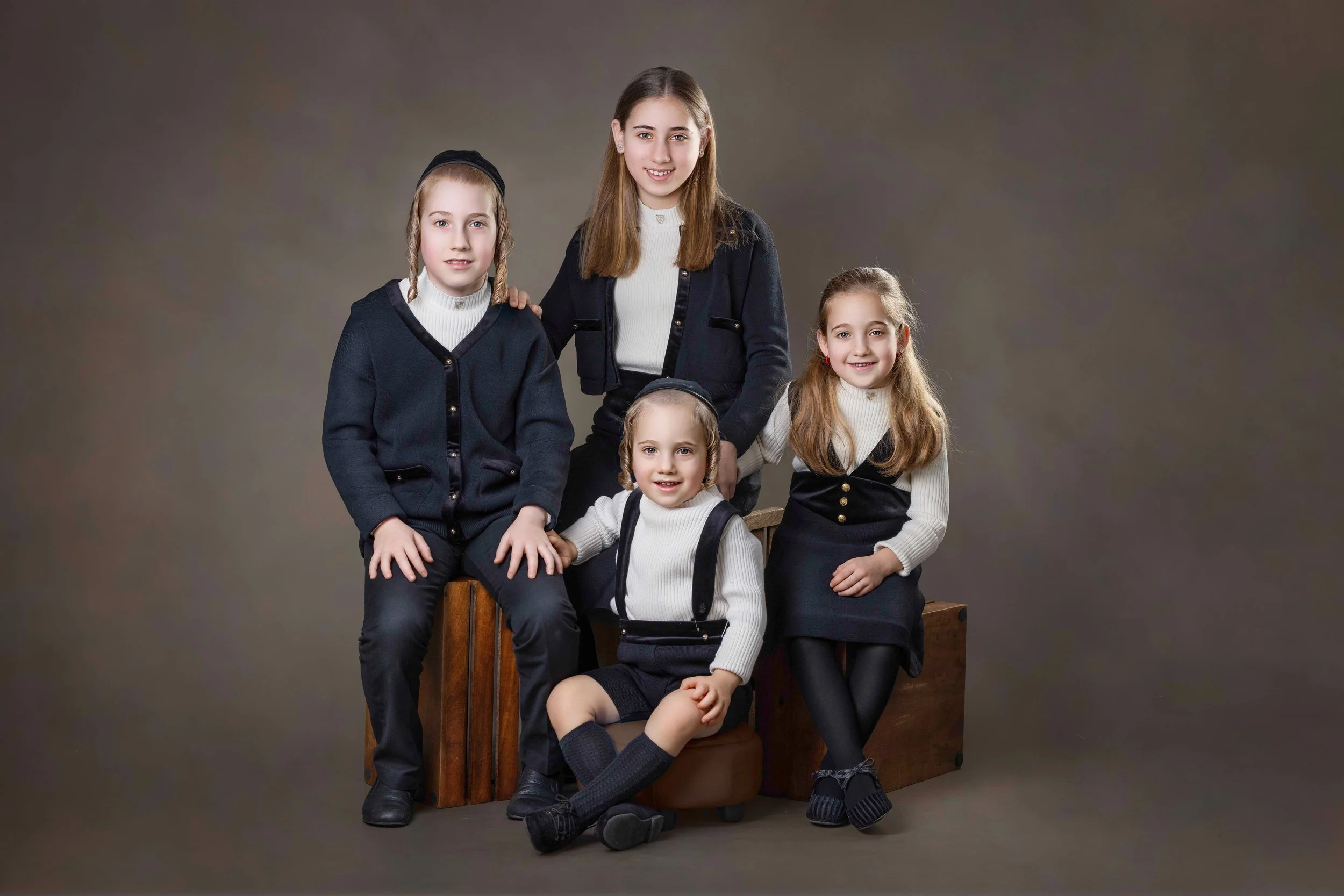 delly photography, Stamford Hill, Golders Green, London, newborn, children, upsherin, outdoor, studio