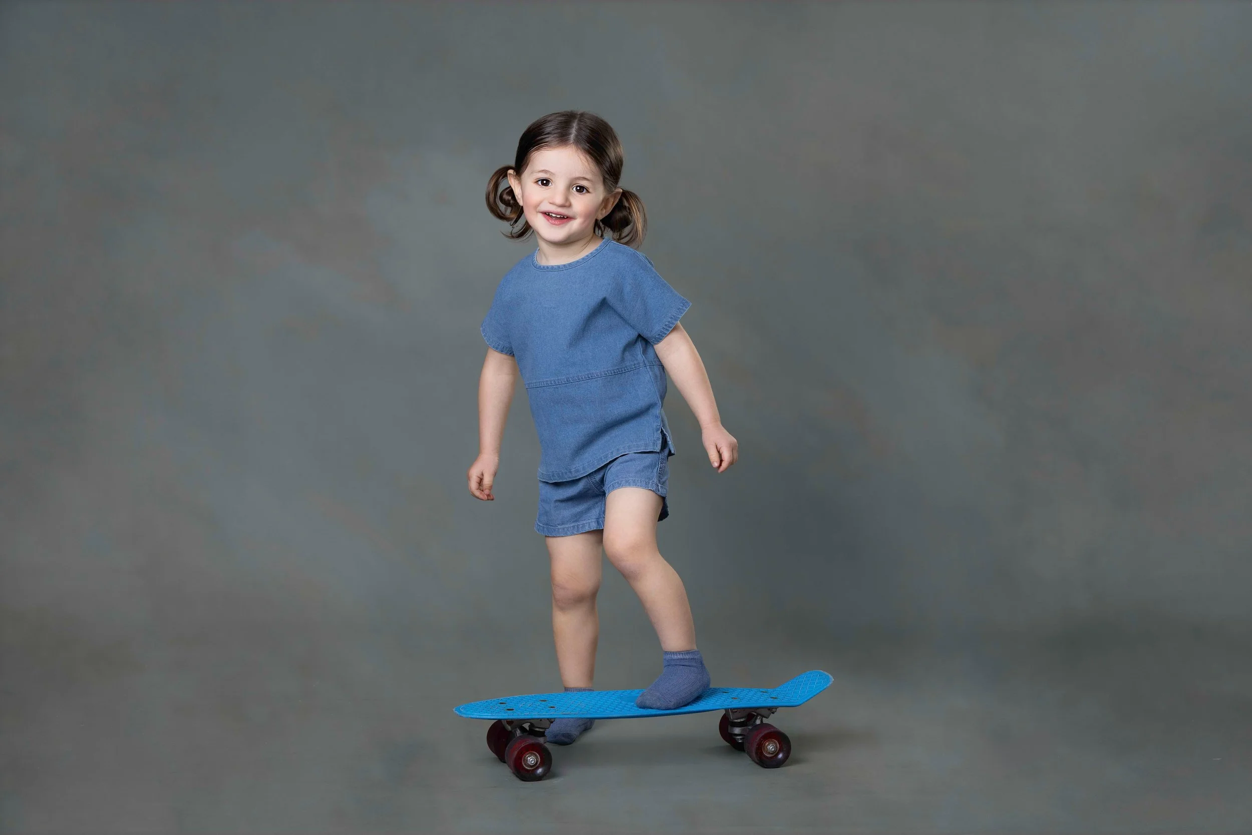 delly photography, Stamford Hill, Golders Green, London, newborn, children, upsherin, outdoor, studio