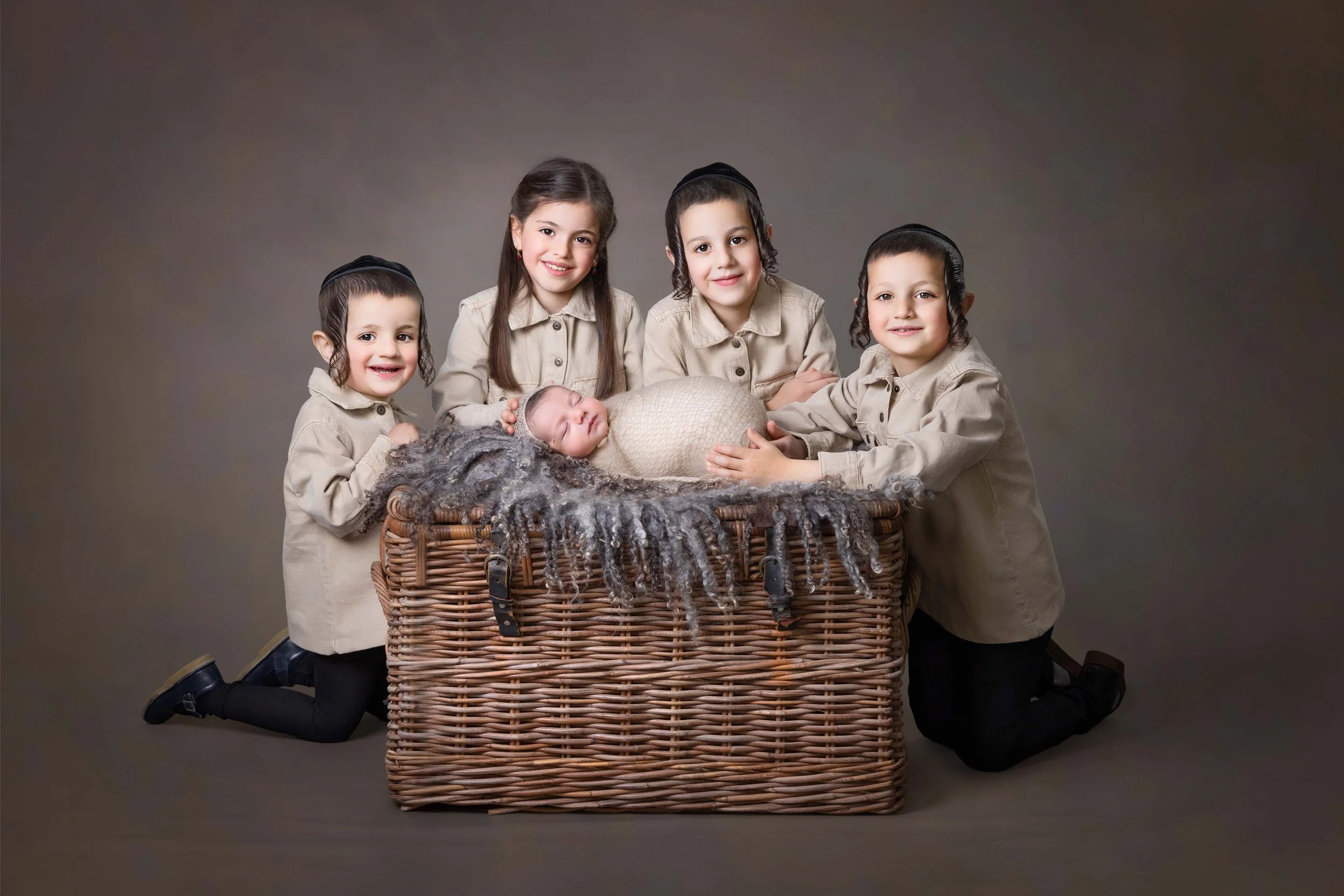 Delly photography, Stamford Hill, Golders Green, London, newborn, children, upsherin, outdoor, studio