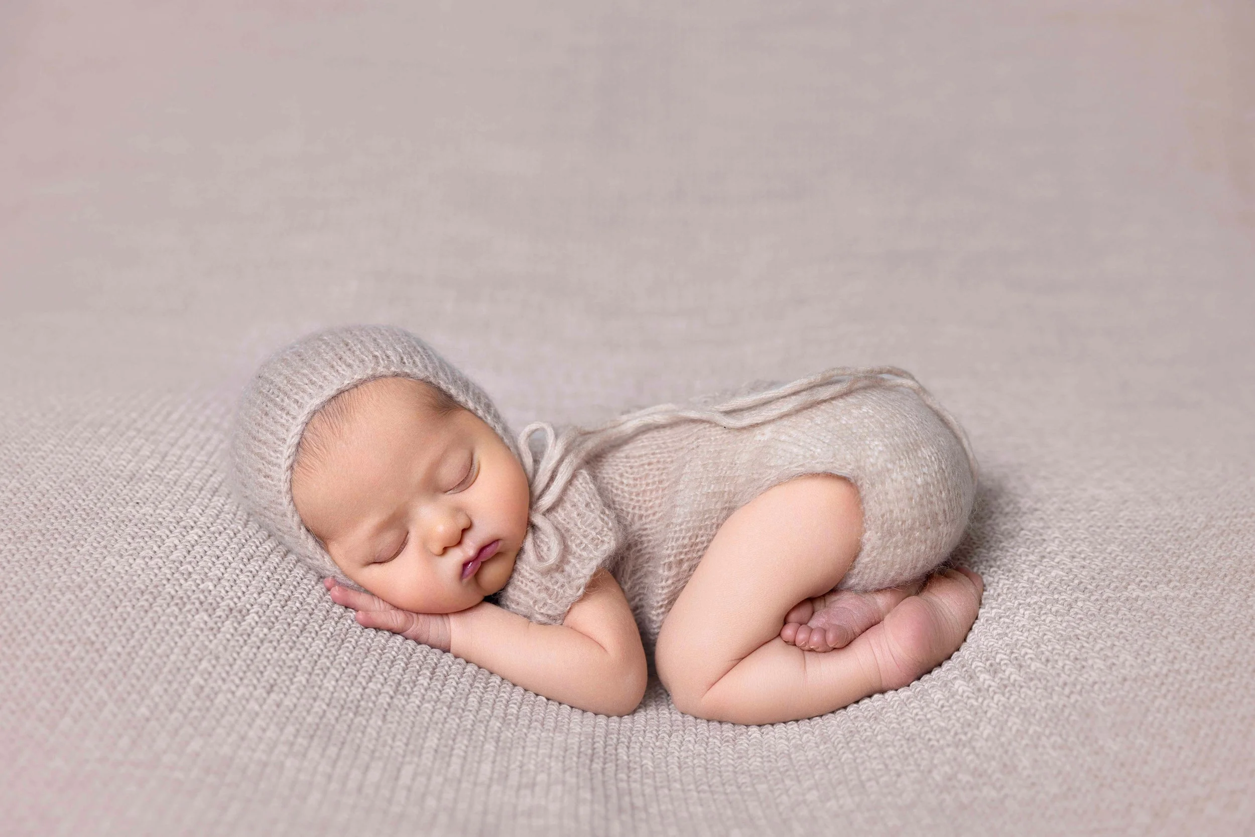 Delly photography, Stamford Hill, Golders Green, London, newborn, children, upsherin, outdoor, studio