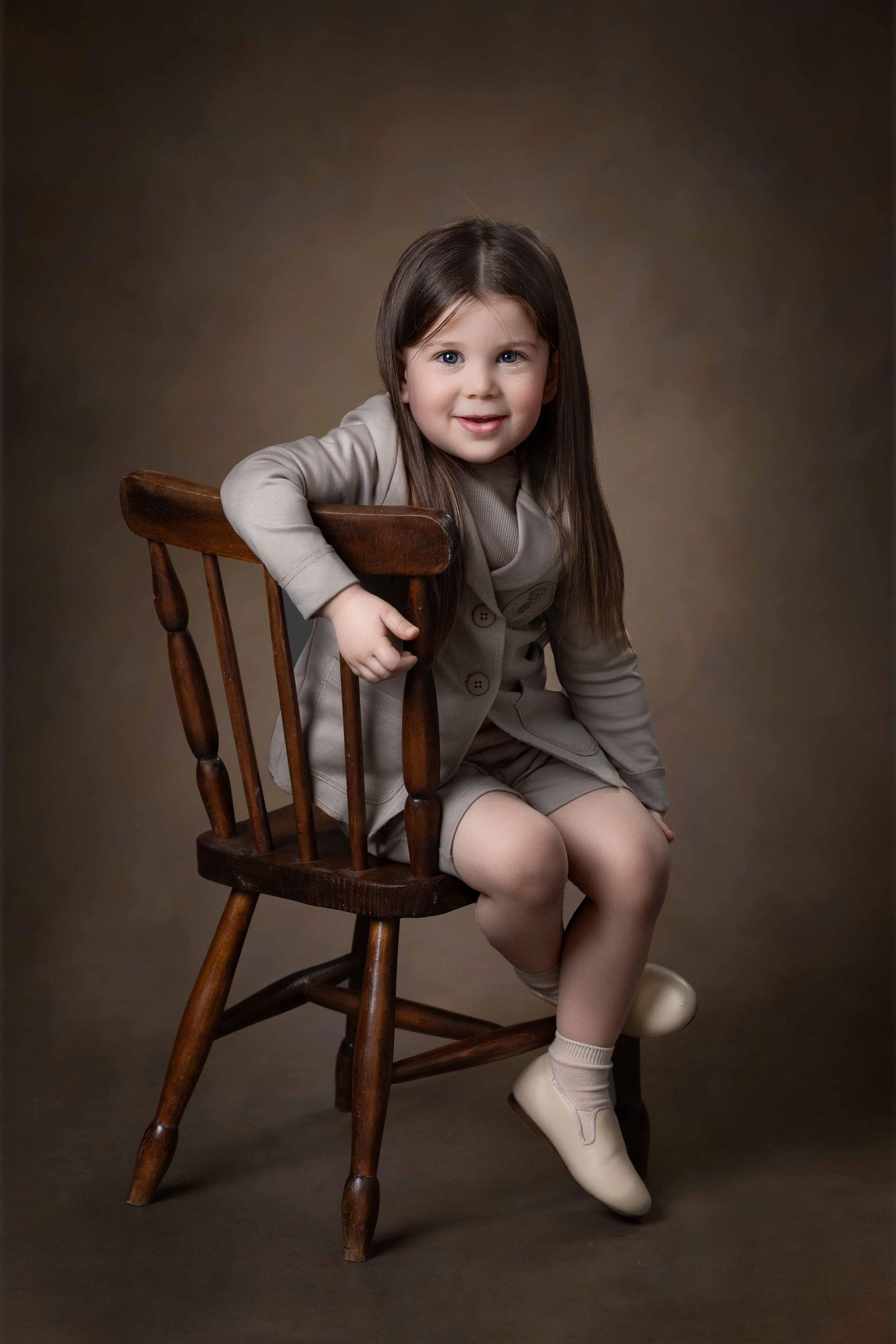 delly photography, Stamford Hill, Golders Green, London, newborn, children, upsherin, outdoor, studio