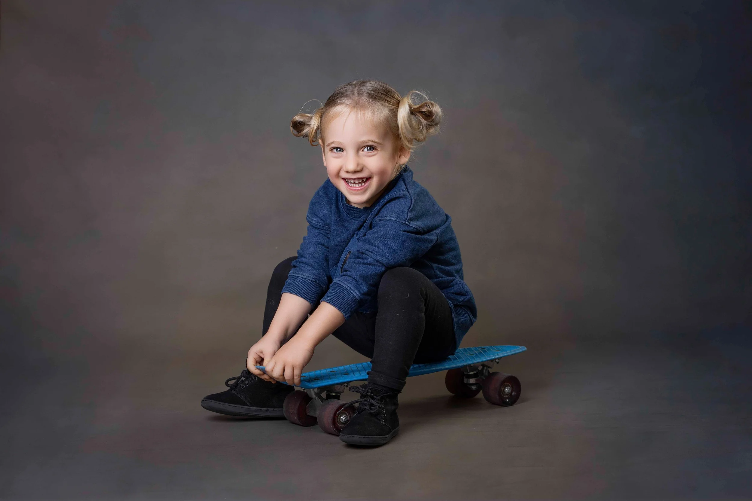 delly photography, Stamford Hill, Golders Green, London, newborn, children, upsherin, outdoor, studio