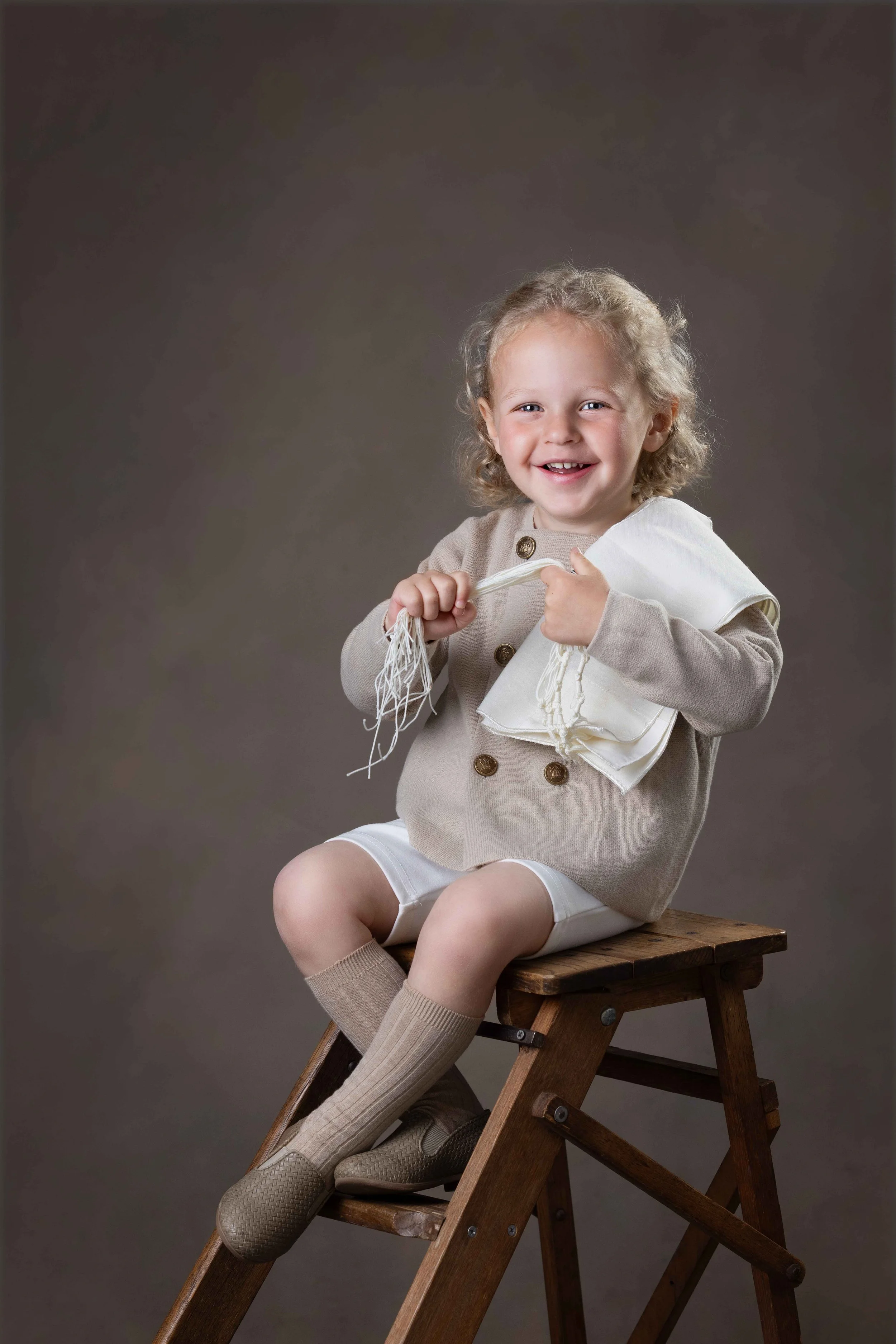delly photography, Stamford Hill, Golders Green, London, newborn, children, upsherin, outdoor, studio