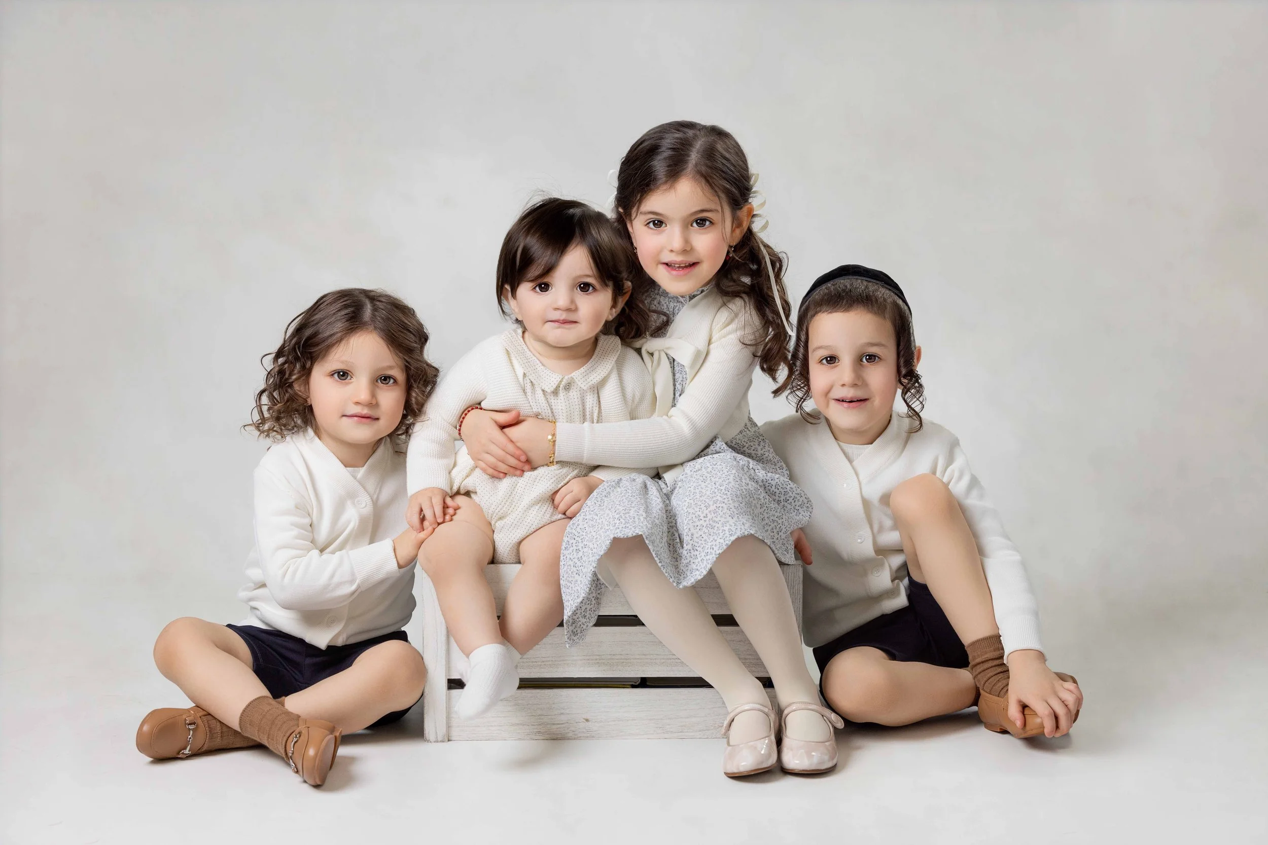 delly photography, Stamford Hill, Golders Green, London, newborn, children, upsherin, outdoor, studio