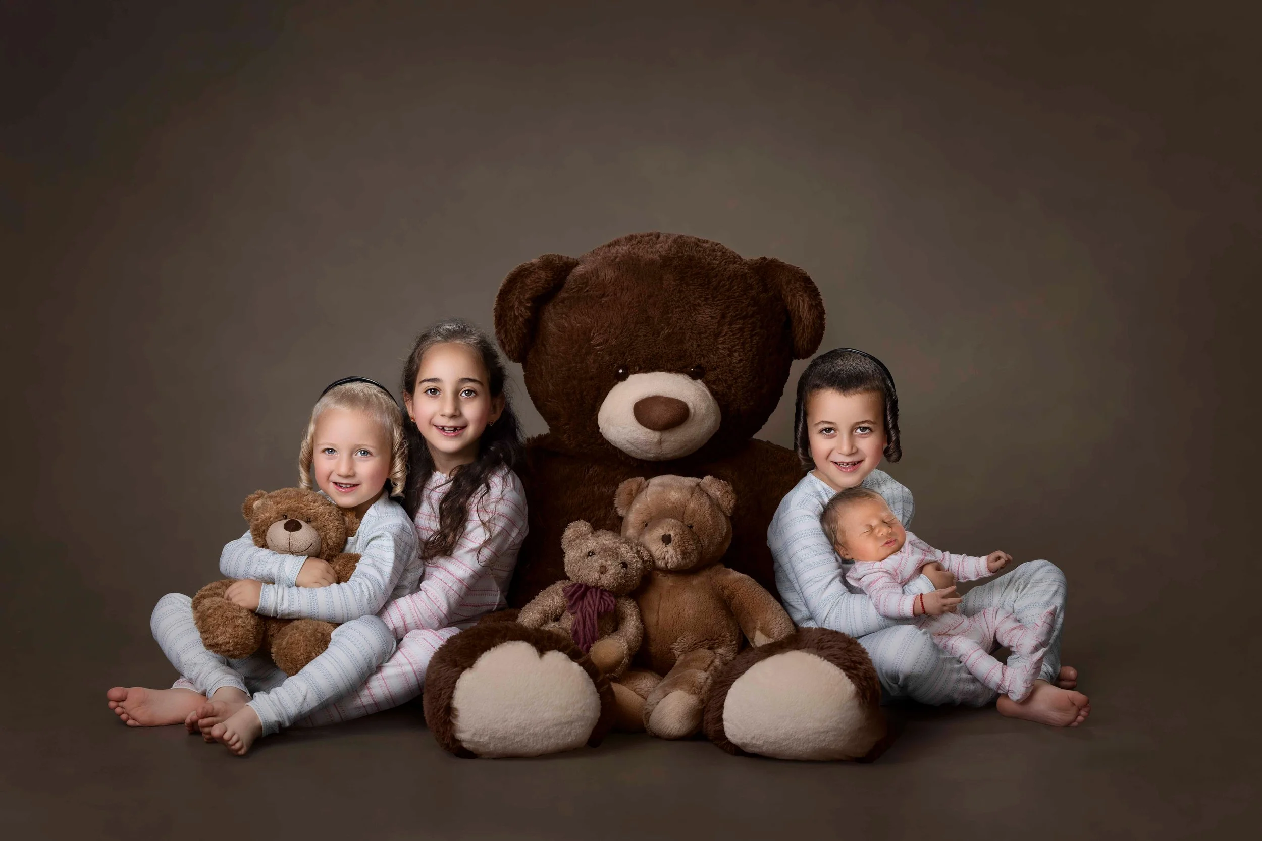 Delly photography, Stamford Hill, Golders Green, London, newborn, children, upsherin, outdoor, studio
