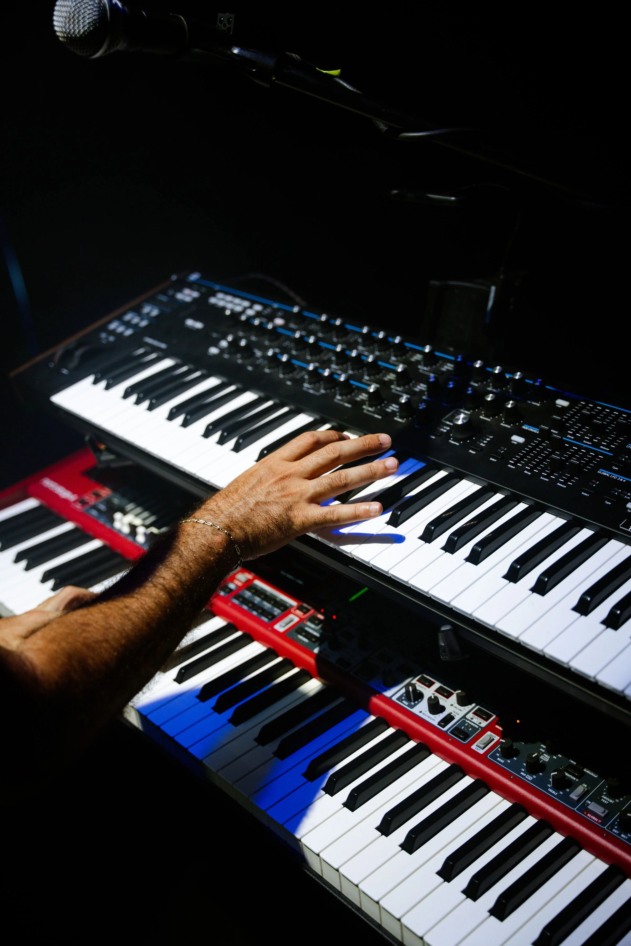 Francesco Meoli playing keyboards and synths at DAMA show